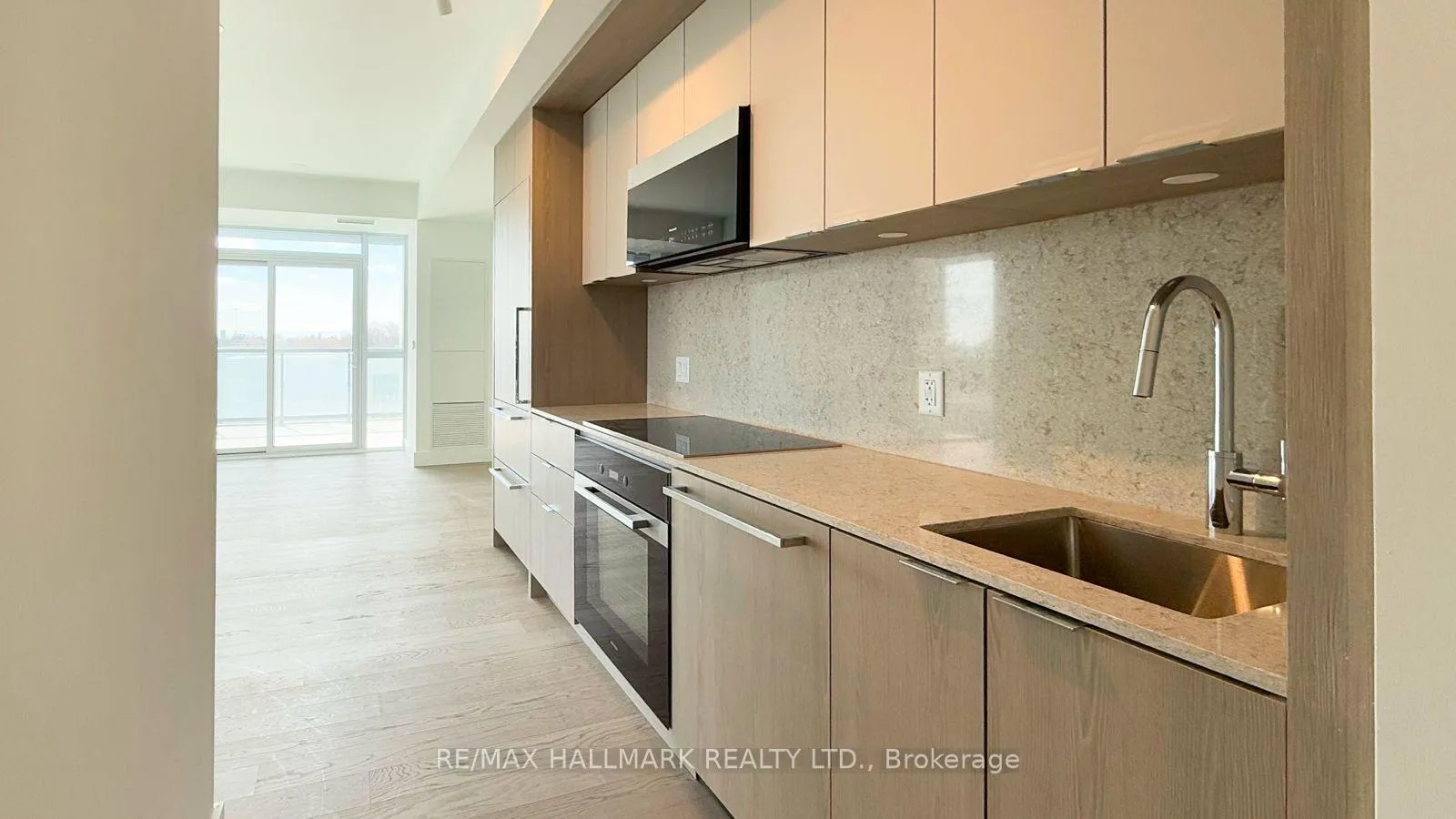Photo 8 of Unit 513, 6 Greenbriar Road, North York, Bayview Village — HOMEH