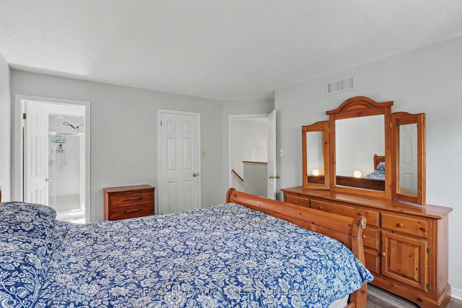 Photo 18 of 29 Carbery Drive, Ottawa, Stittsville (Central) — HOMEH