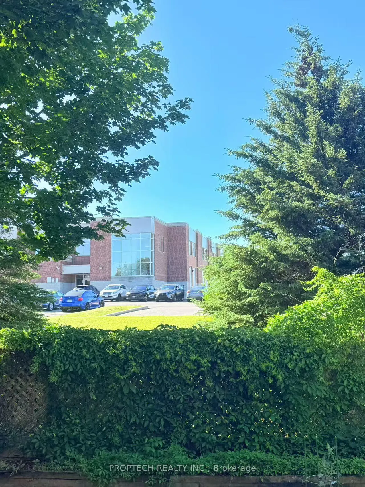 Photo 2 of 31 Rachel Crescent, Markham, Cachet — HOMEH