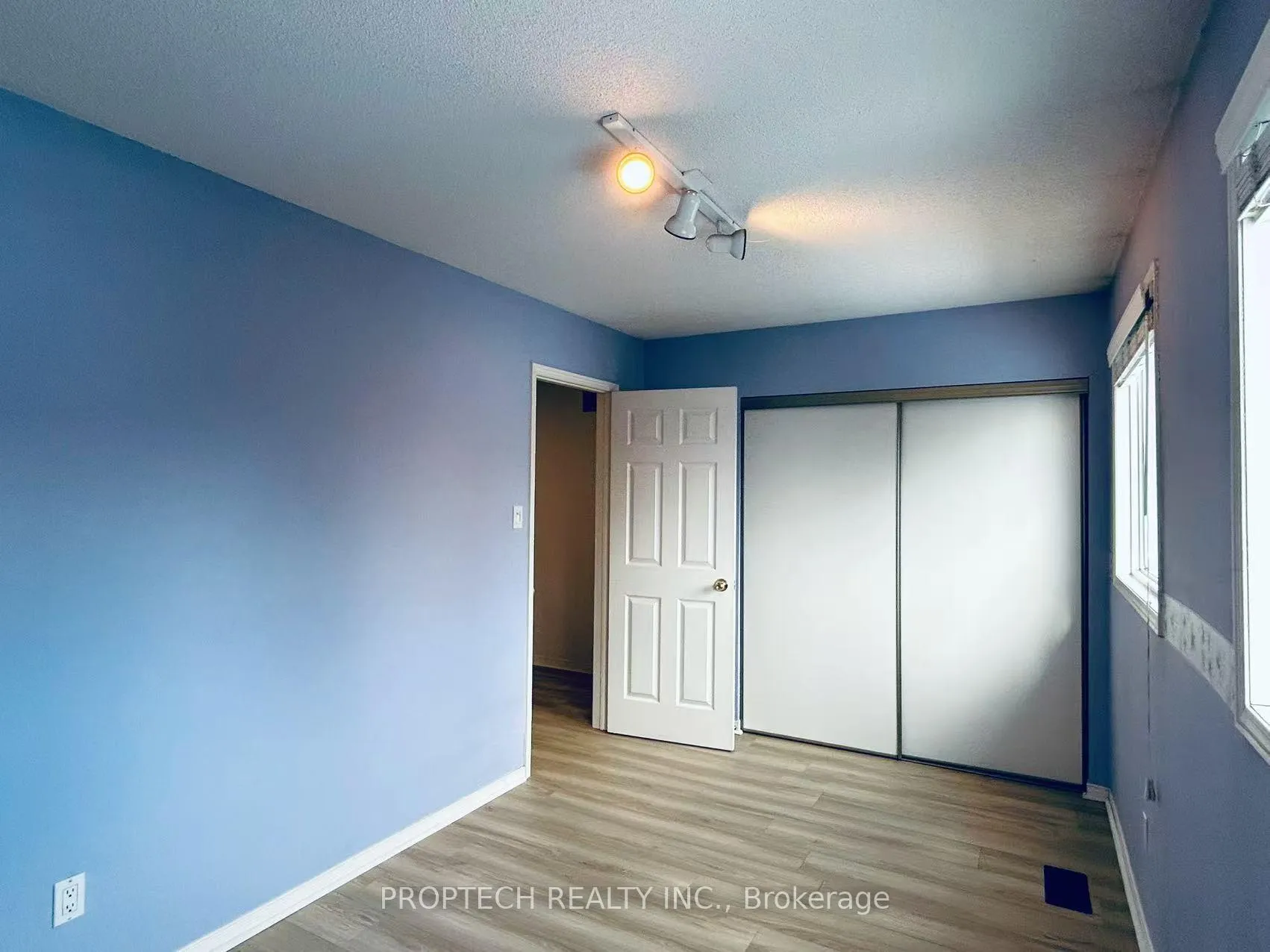 Photo 7 of 31 Rachel Crescent, Markham, Cachet — HOMEH