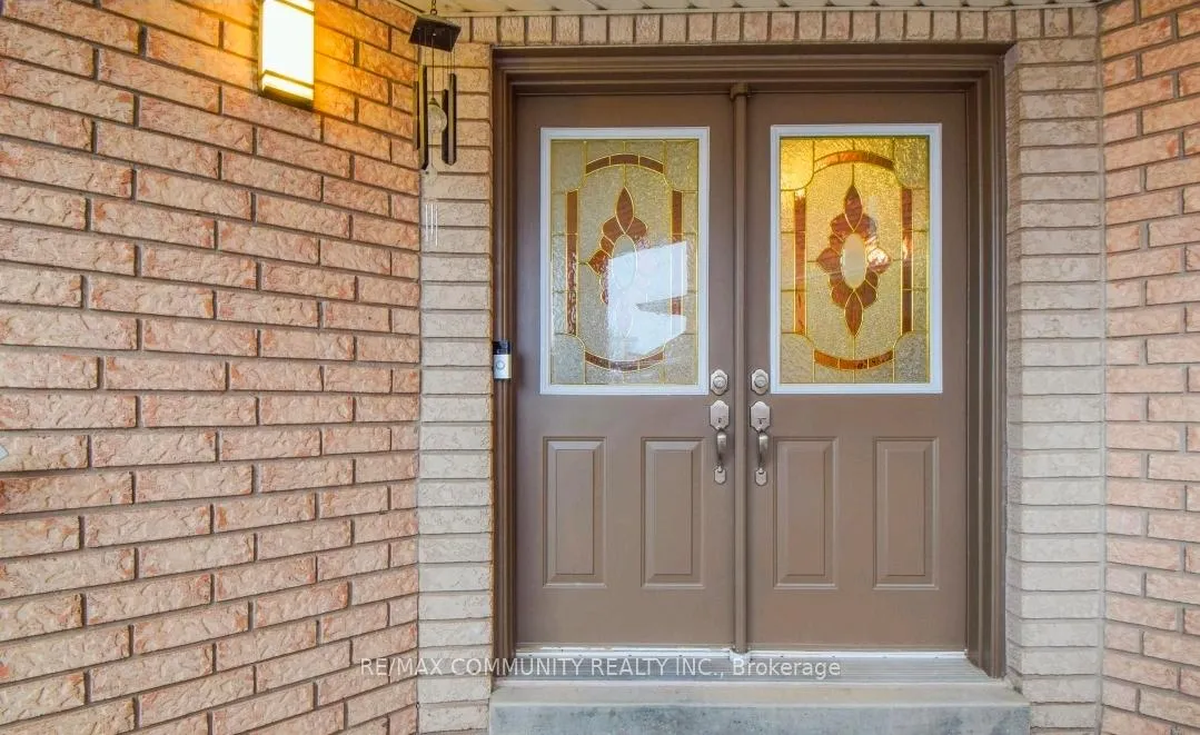 Photo 2 of 96 Mosley Crescent, Brampton, Fletcher's West — HOMEH