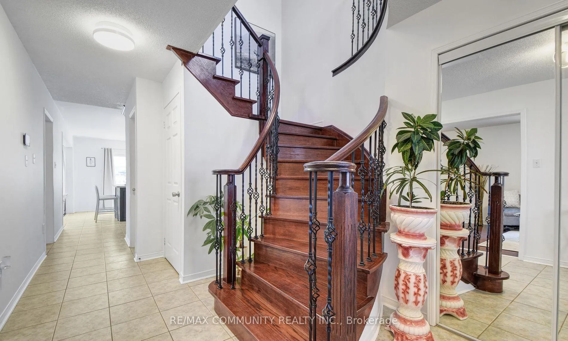 Photo 3 of 96 Mosley Crescent, Brampton, Fletcher's West — HOMEH