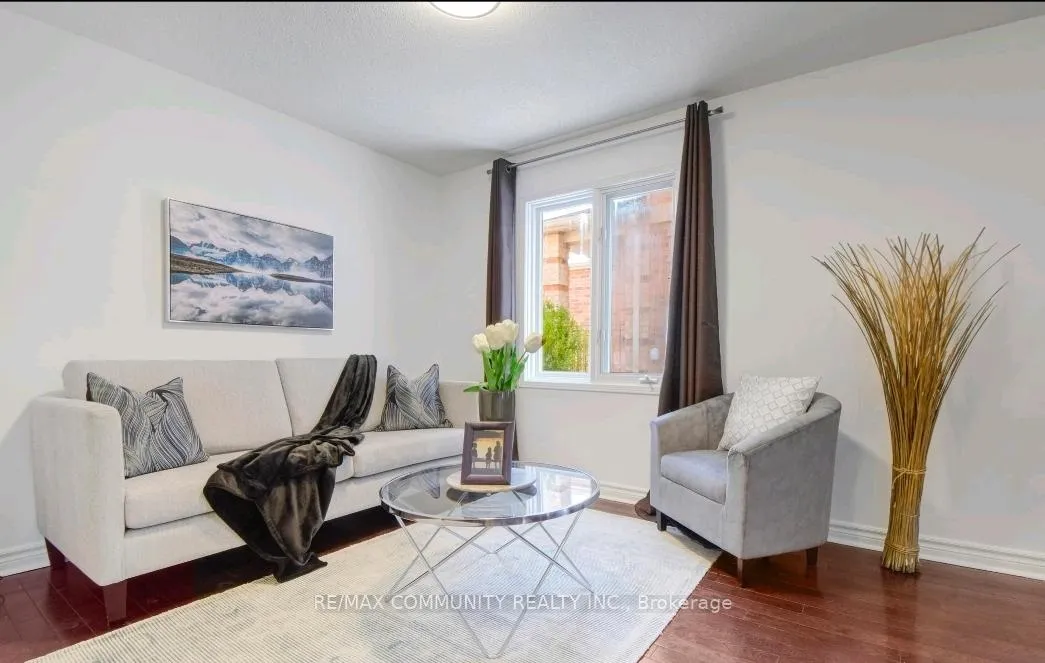 Photo 4 of 96 Mosley Crescent, Brampton, Fletcher's West — HOMEH
