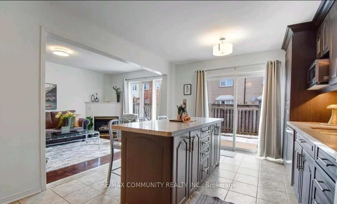 Photo 7 of 96 Mosley Crescent, Brampton, Fletcher's West — HOMEH