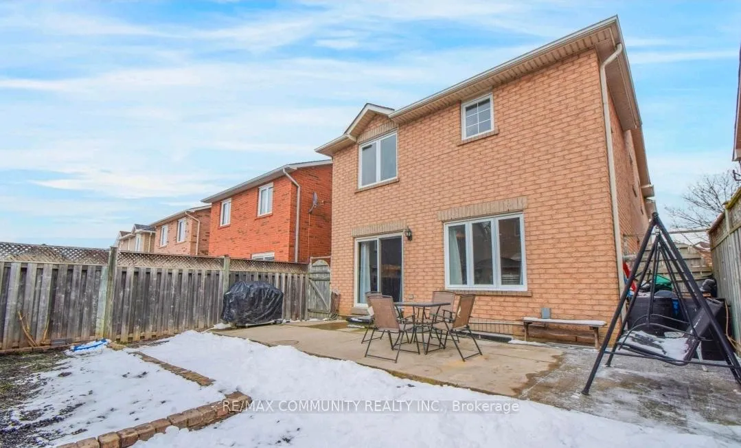 Photo 19 of 96 Mosley Crescent, Brampton, Fletcher's West — HOMEH