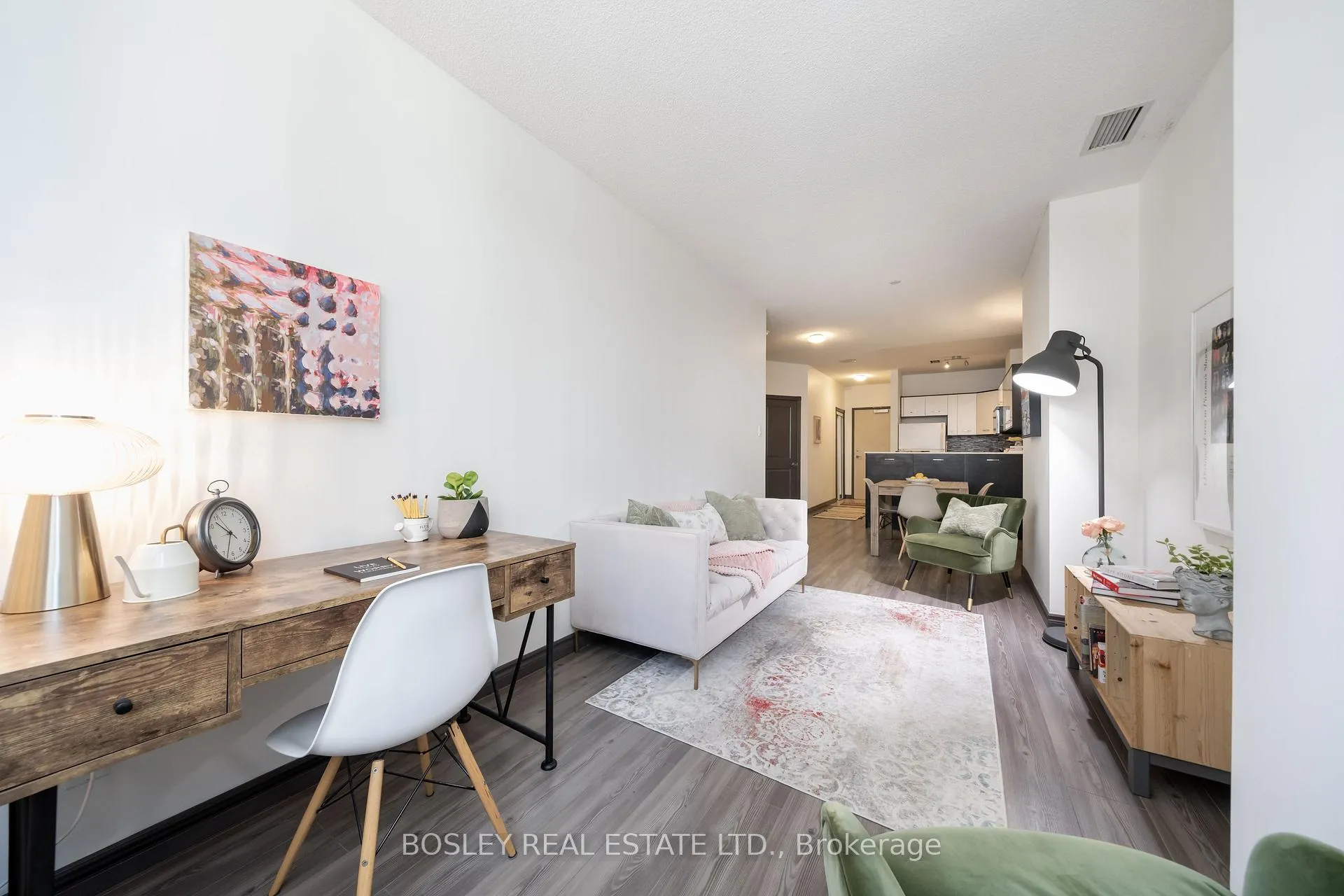 Front of Unit 604, 393 King Street W