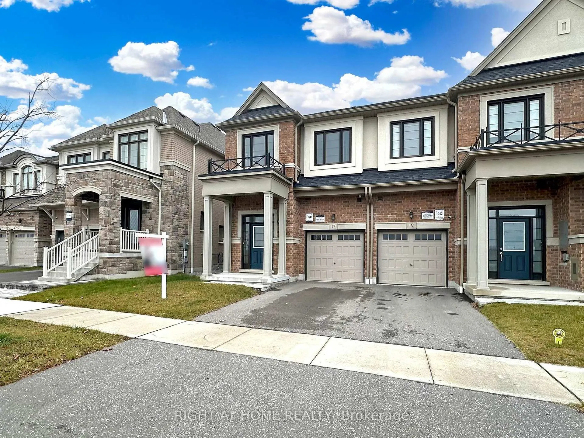 Photo 2 of 17 Louise Crescent, Whitby, Rural Whitby — HOMEH