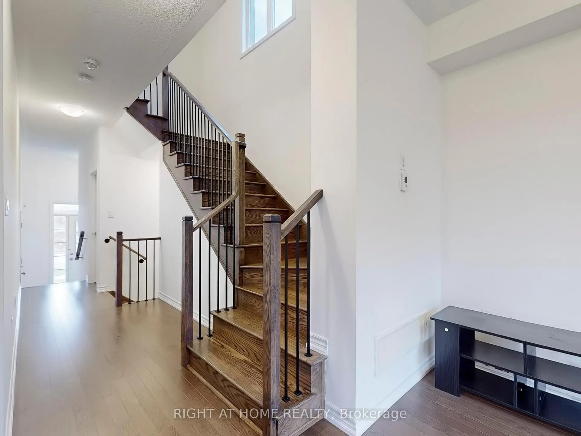Photo 14 of 17 Louise Crescent, Whitby, Rural Whitby — HOMEH