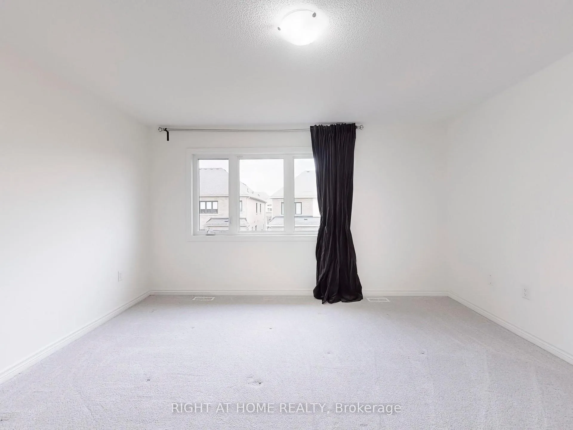 Photo 17 of 17 Louise Crescent, Whitby, Rural Whitby — HOMEH