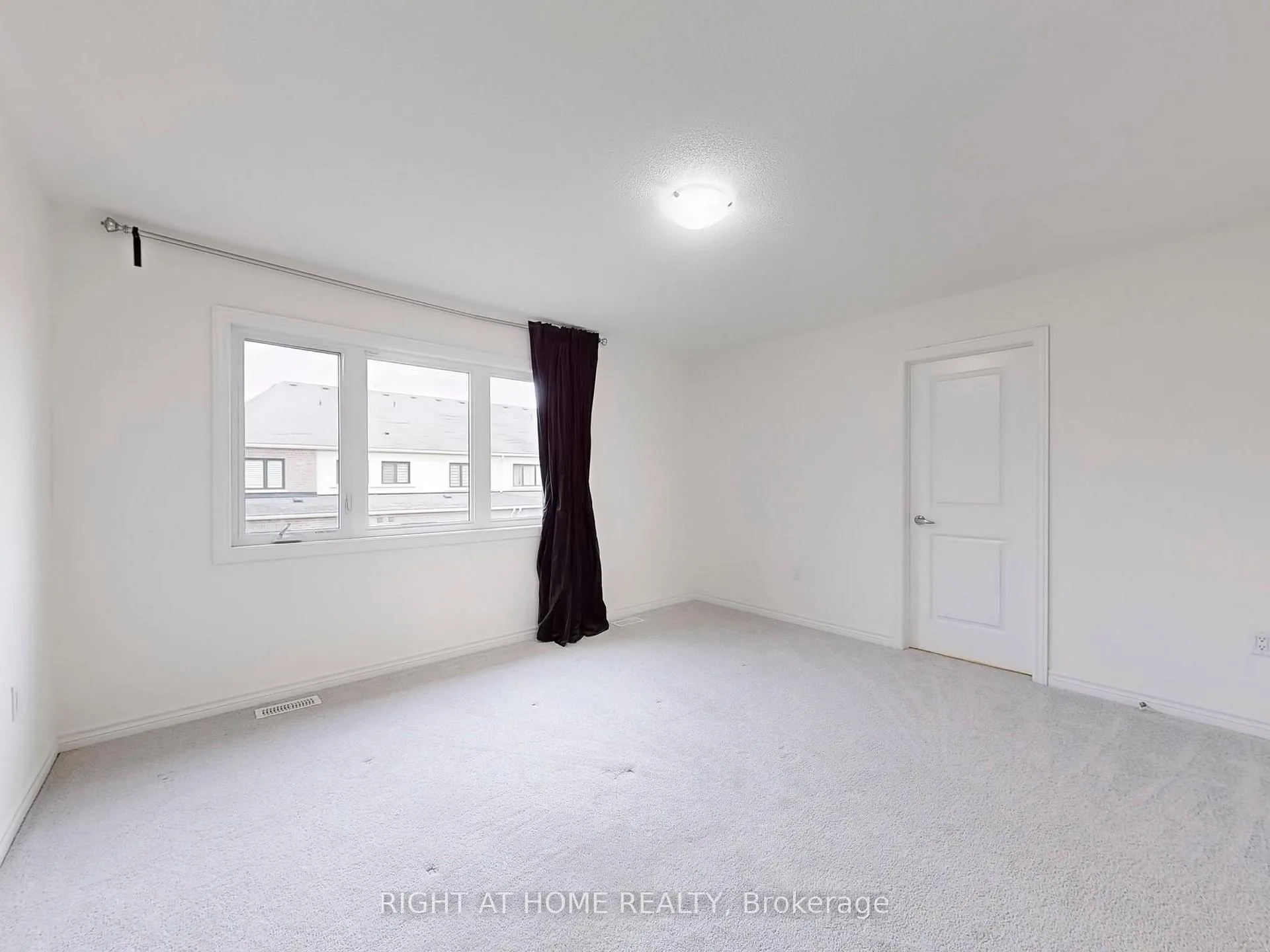 Photo 18 of 17 Louise Crescent, Whitby, Rural Whitby — HOMEH