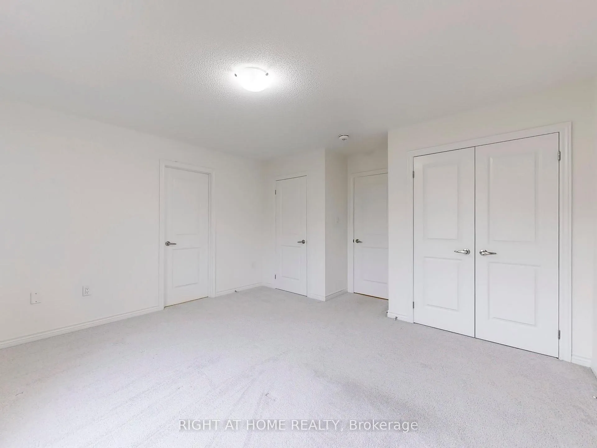 Photo 19 of 17 Louise Crescent, Whitby, Rural Whitby — HOMEH