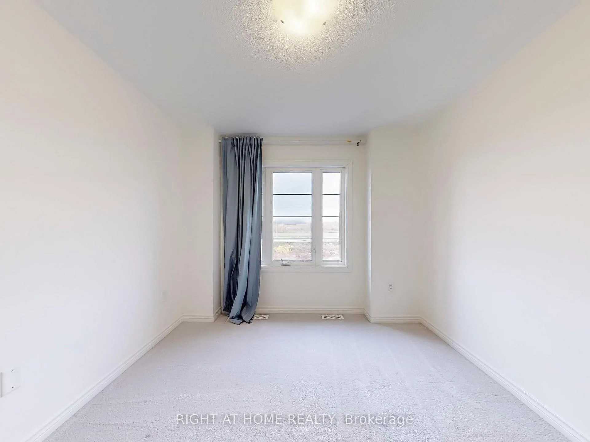 Photo 23 of 17 Louise Crescent, Whitby, Rural Whitby — HOMEH