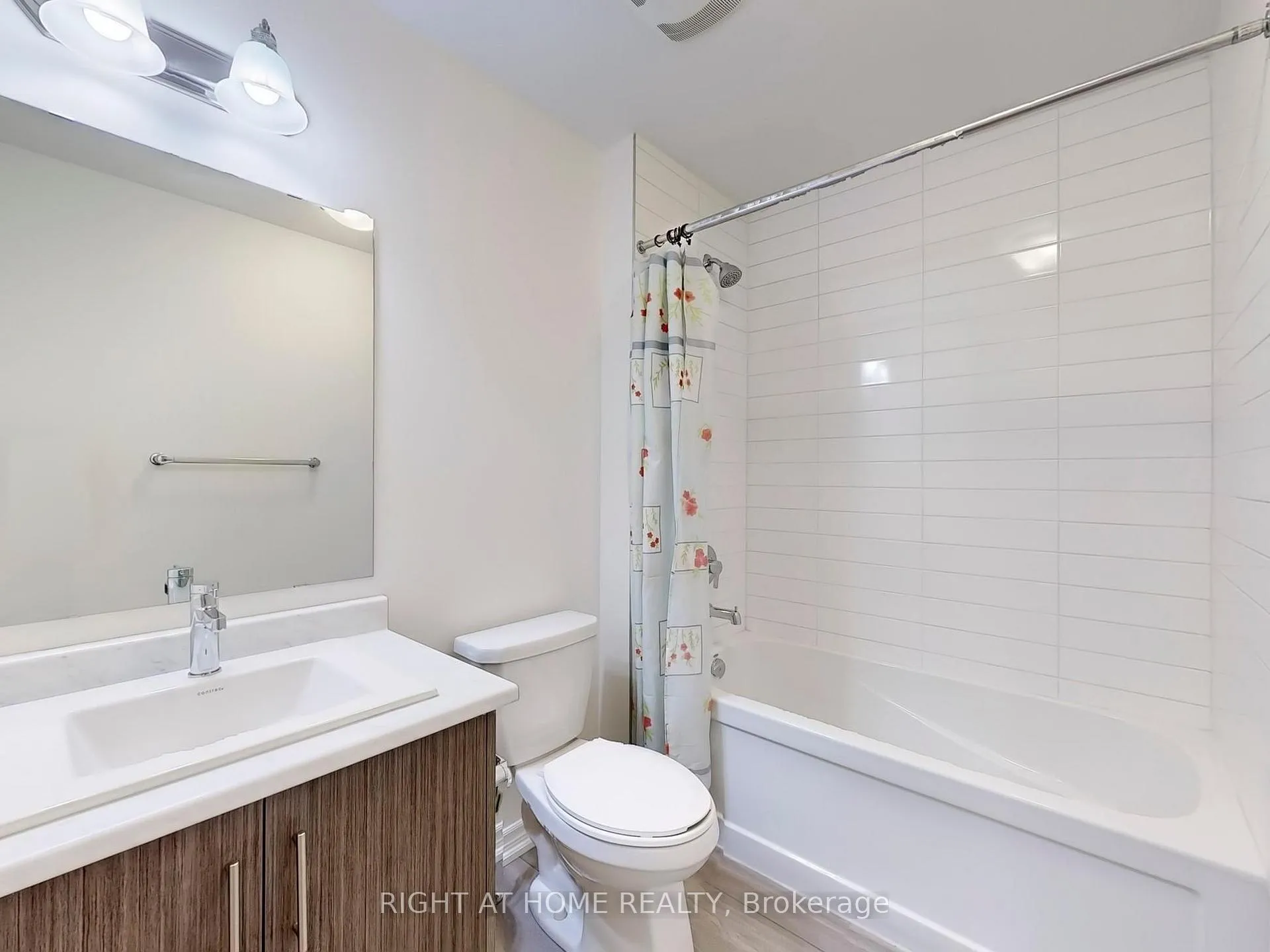 Photo 27 of 17 Louise Crescent, Whitby, Rural Whitby — HOMEH