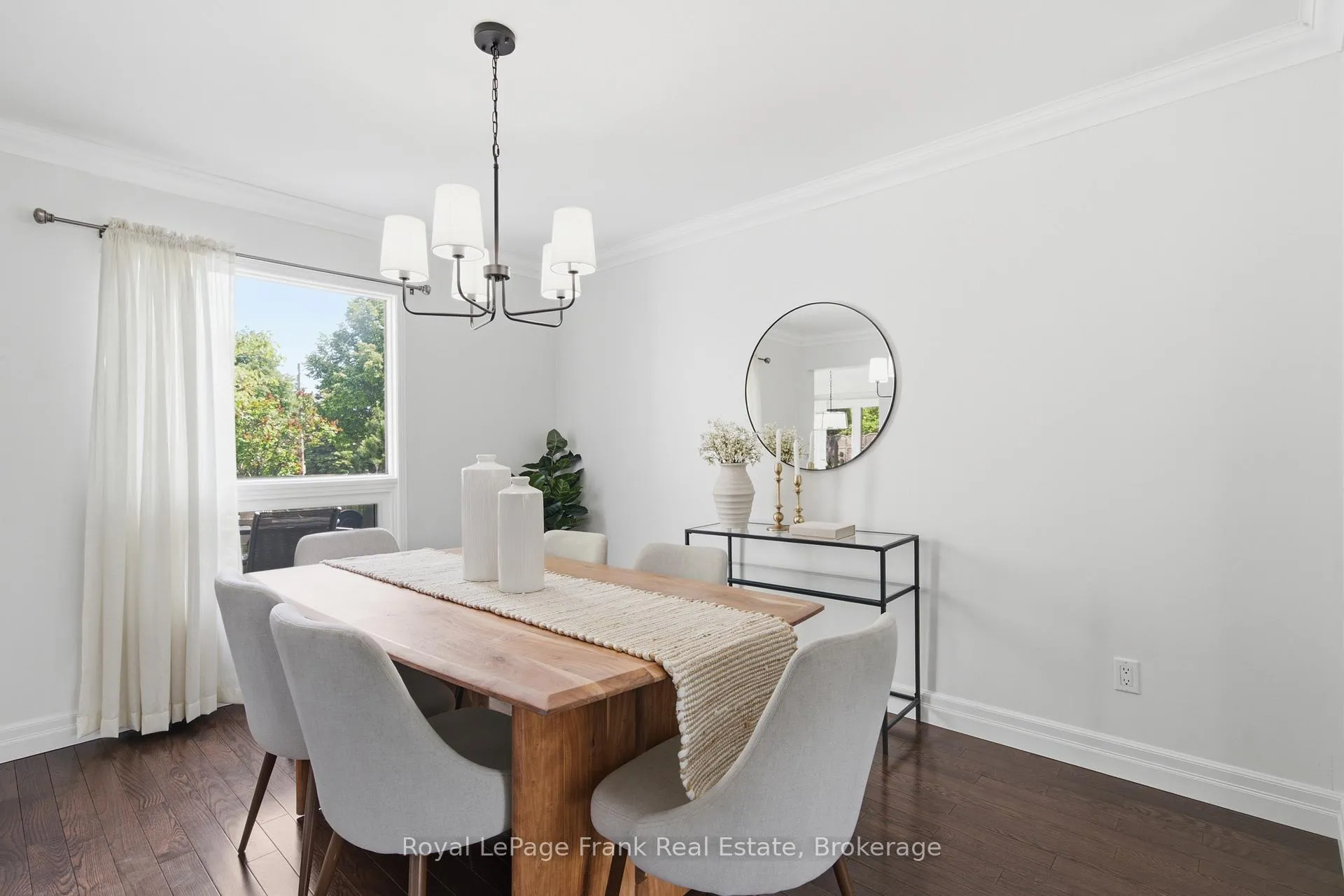 Photo 8 of 37 Parkes Drive, Ajax, South West — HOMEH