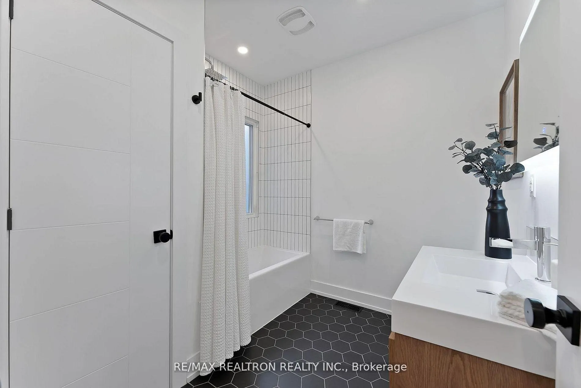 Photo 25 of 277 Boston Avenue, Toronto, South Riverdale — HOMEH
