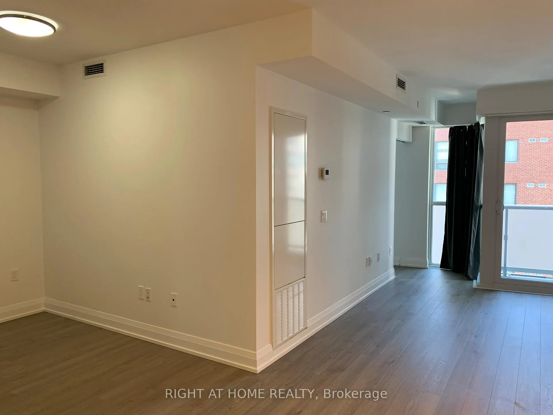 Photo 2 of Unit 1010, 77 Mutual Street, Toronto, Church-Yonge Corridor — HOMEH