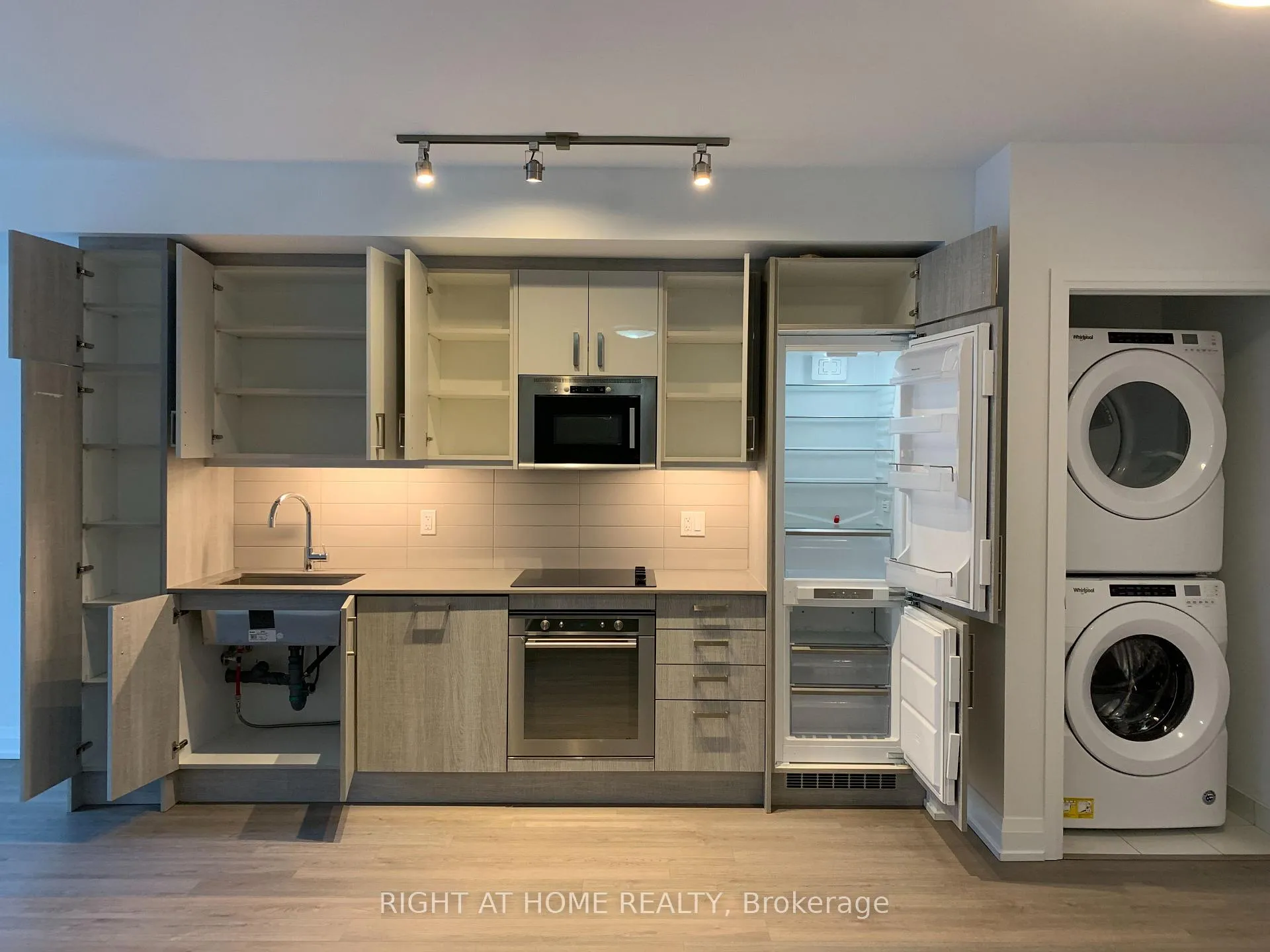 Photo 5 of Unit 1010, 77 Mutual Street, Toronto, Church-Yonge Corridor — HOMEH