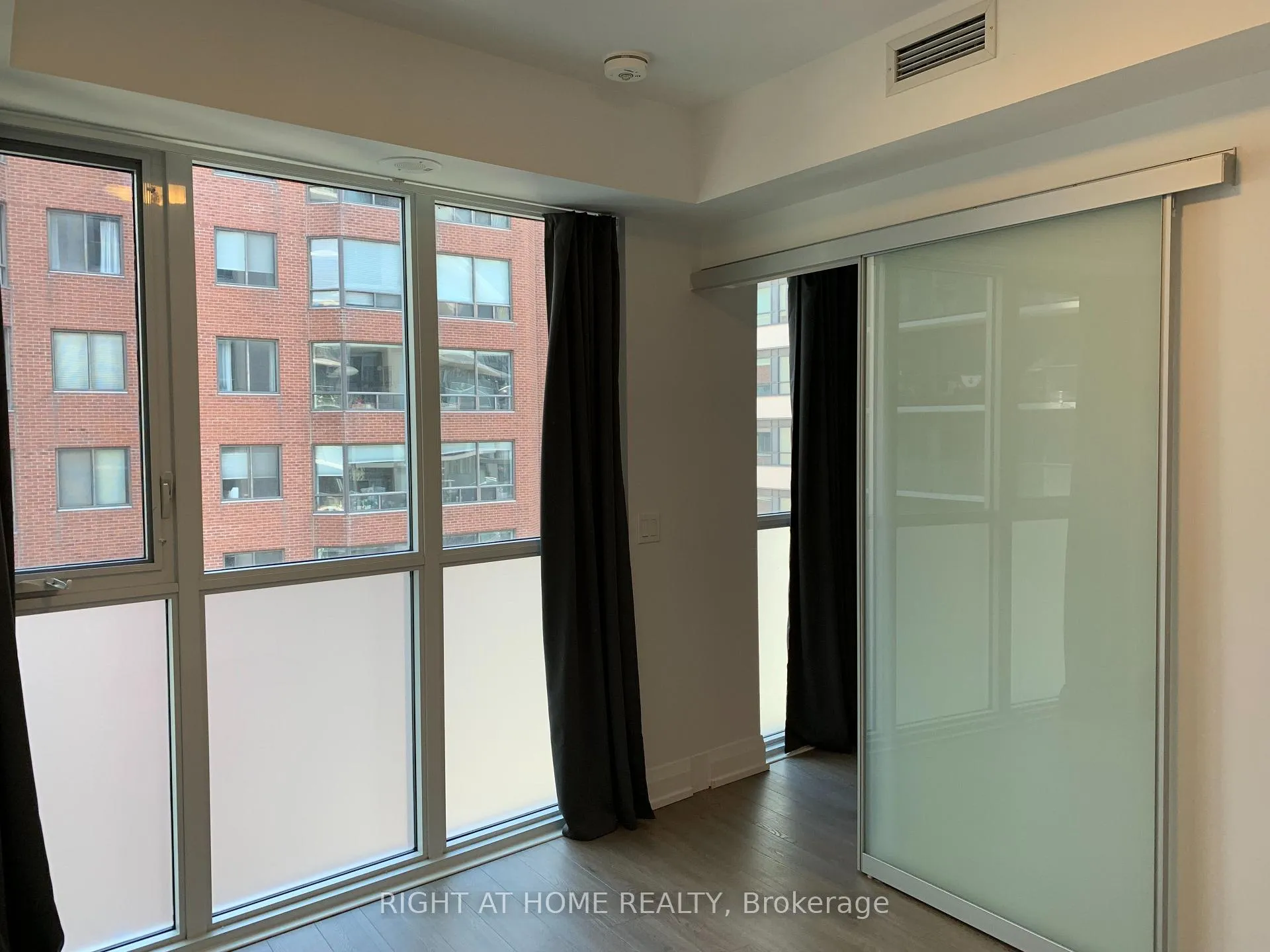 Photo 9 of Unit 1010, 77 Mutual Street, Toronto, Church-Yonge Corridor — HOMEH