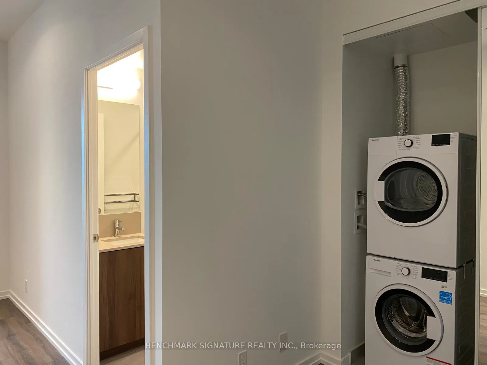 Photo 5 of Unit 302, 7890 Jane Street, Vaughan, Vaughan Corporate Centre — HOMEH