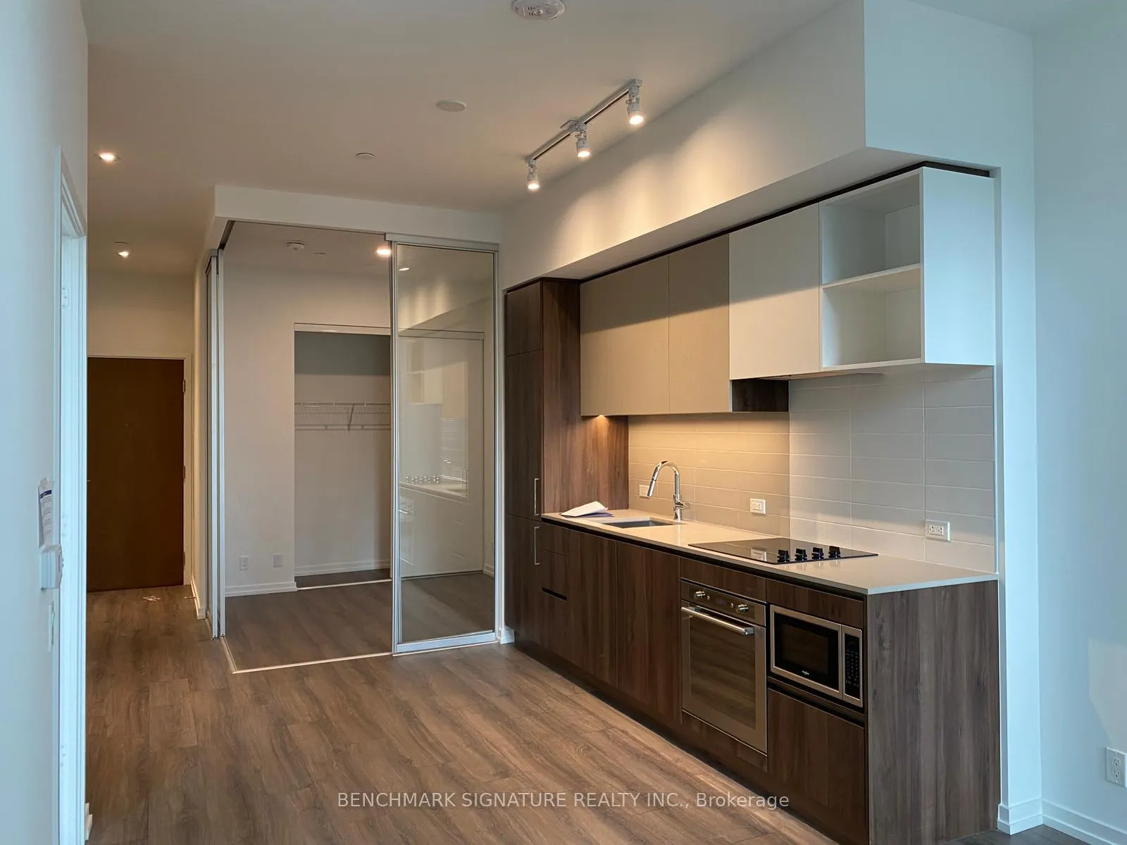 Photo 8 of Unit 302, 7890 Jane Street, Vaughan, Vaughan Corporate Centre — HOMEH