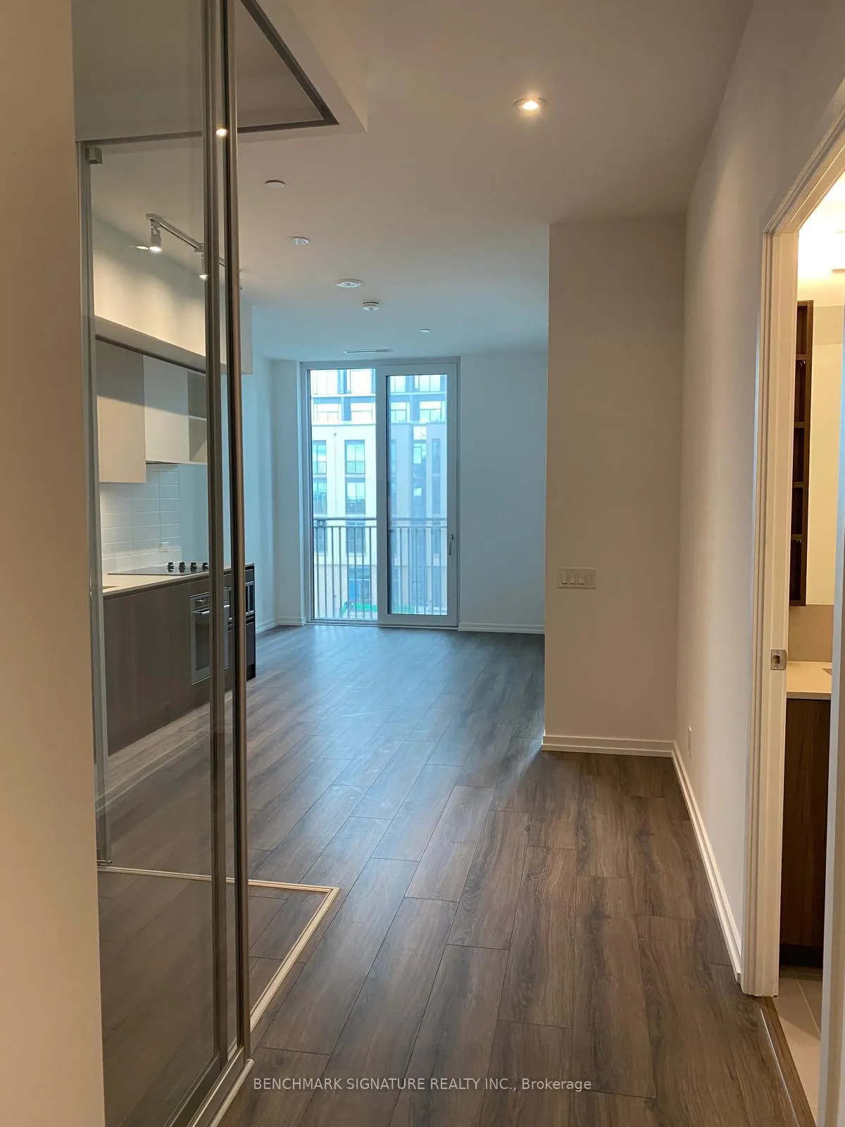 Photo 11 of Unit 302, 7890 Jane Street, Vaughan, Vaughan Corporate Centre — HOMEH