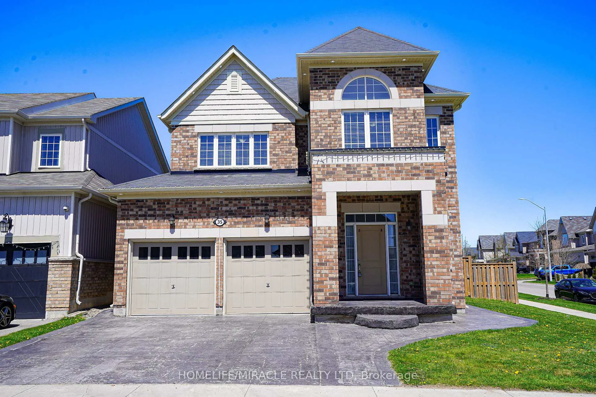Photo 4 of 35 Drew Brown Boulevard, Orangeville — HOMEH