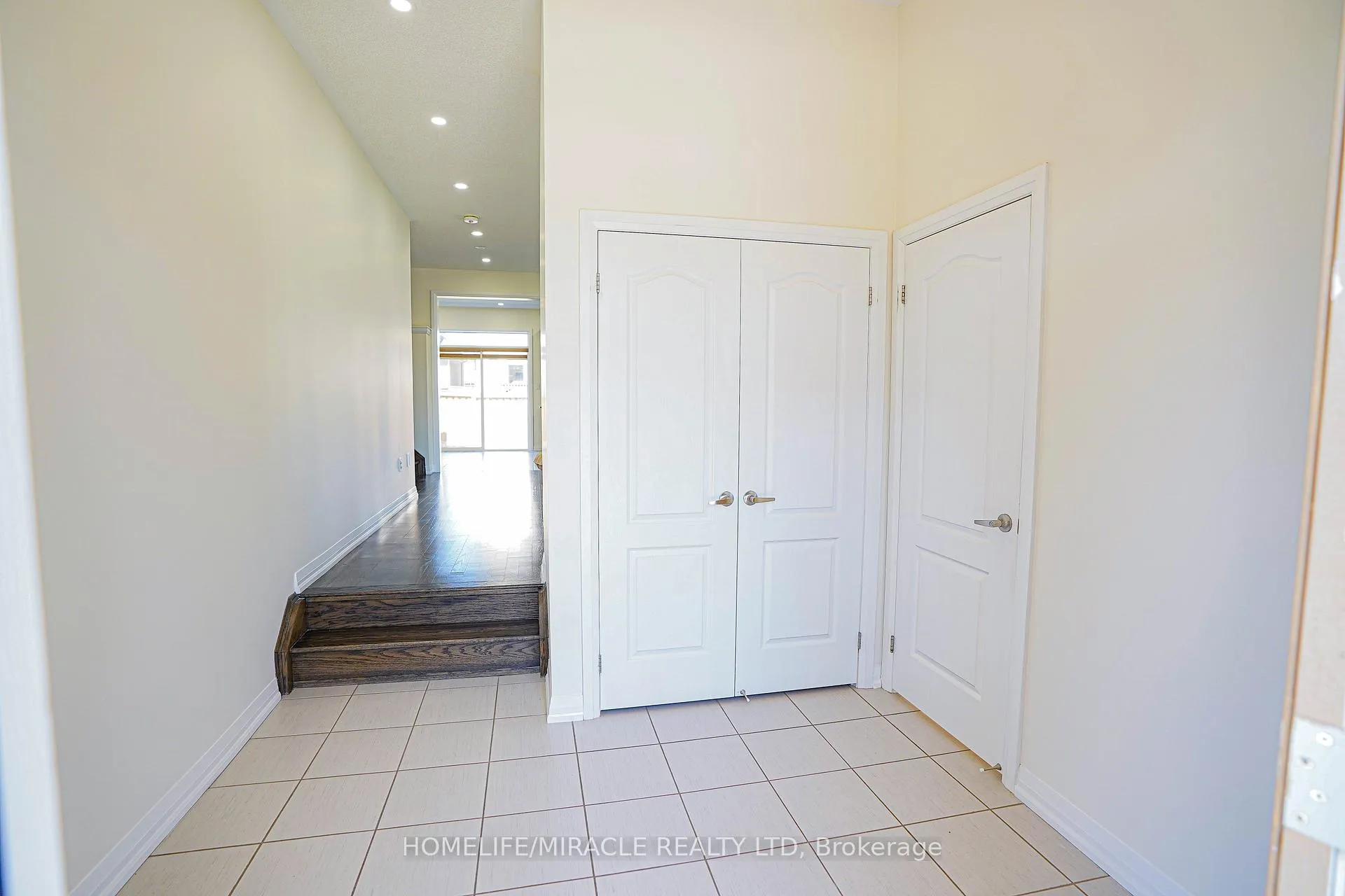 Photo 6 of 35 Drew Brown Boulevard, Orangeville — HOMEH