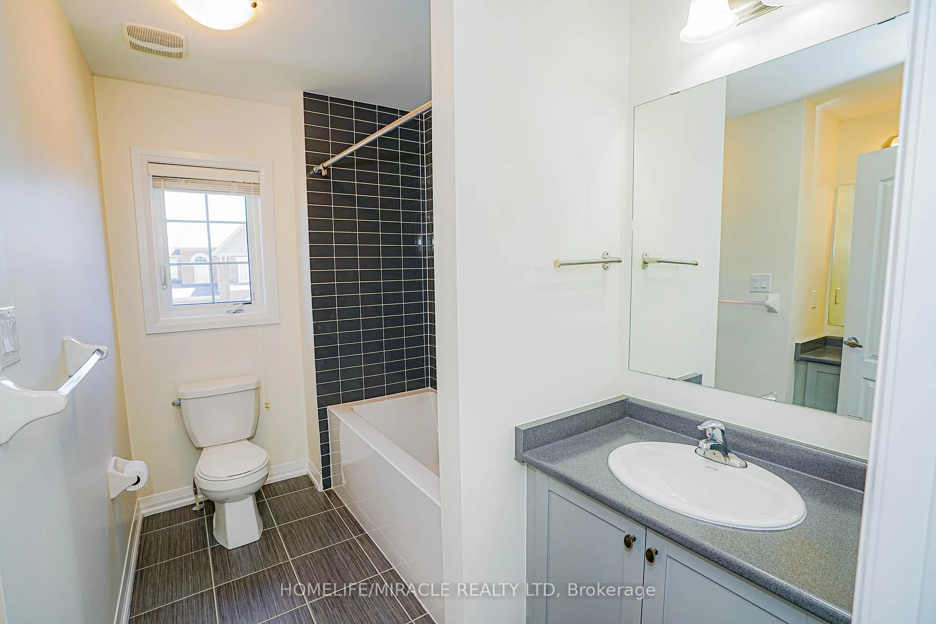 Photo 23 of 35 Drew Brown Boulevard, Orangeville — HOMEH