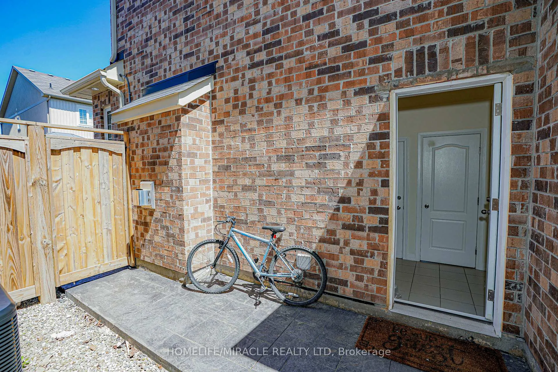 Photo 38 of 35 Drew Brown Boulevard, Orangeville — HOMEH