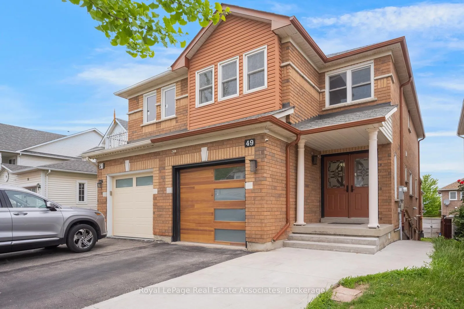 Photo 2 of 49 Tiller Trail, Brampton, Fletcher's Creek Village — HOMEH