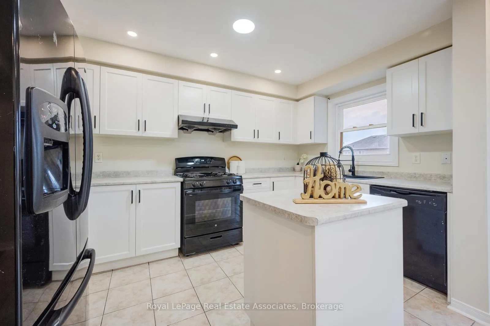 Photo 11 of 49 Tiller Trail, Brampton, Fletcher's Creek Village — HOMEH