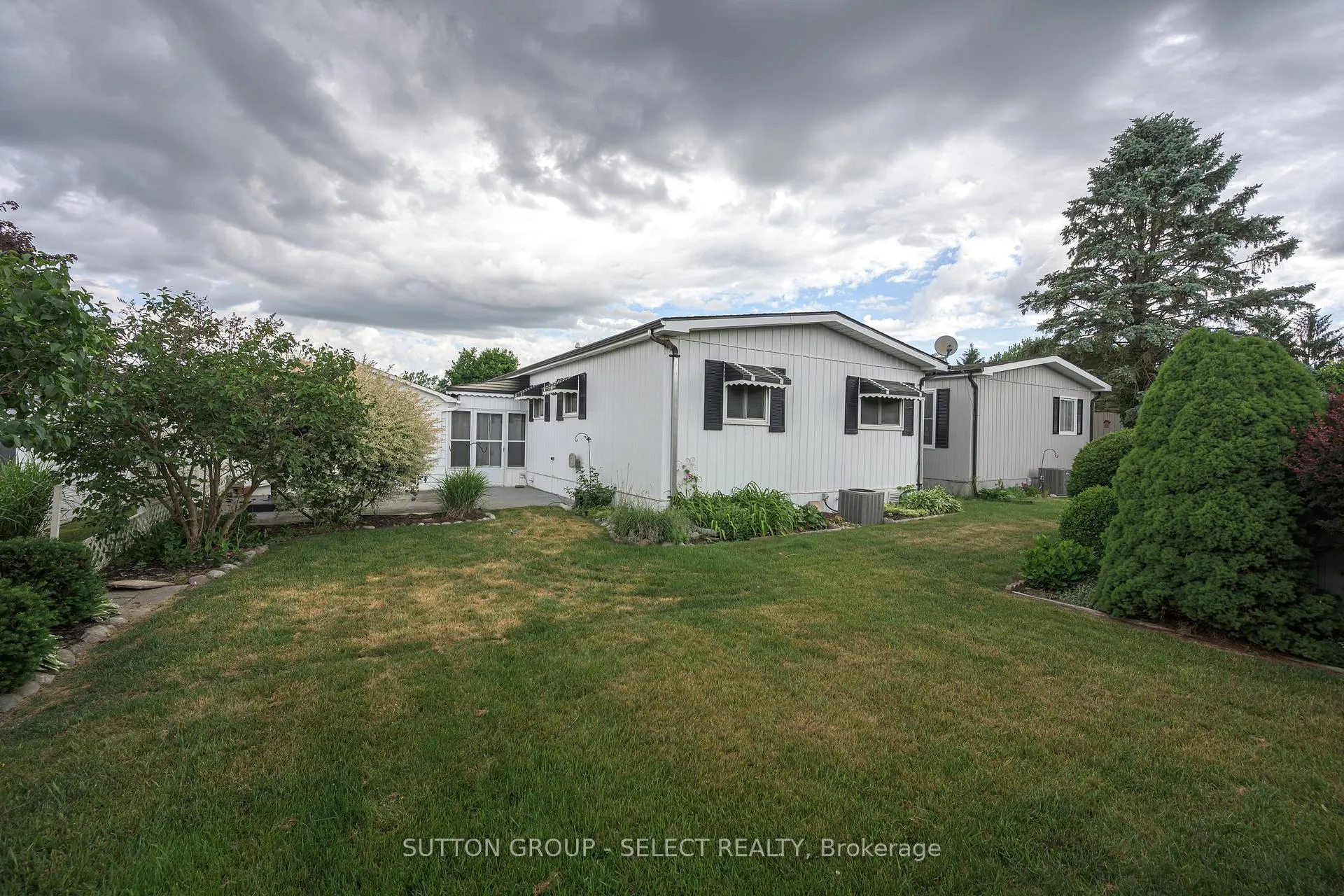 Photo 5 of 32 Miller Street, Strathroy-Caradoc, SE — HOMEH