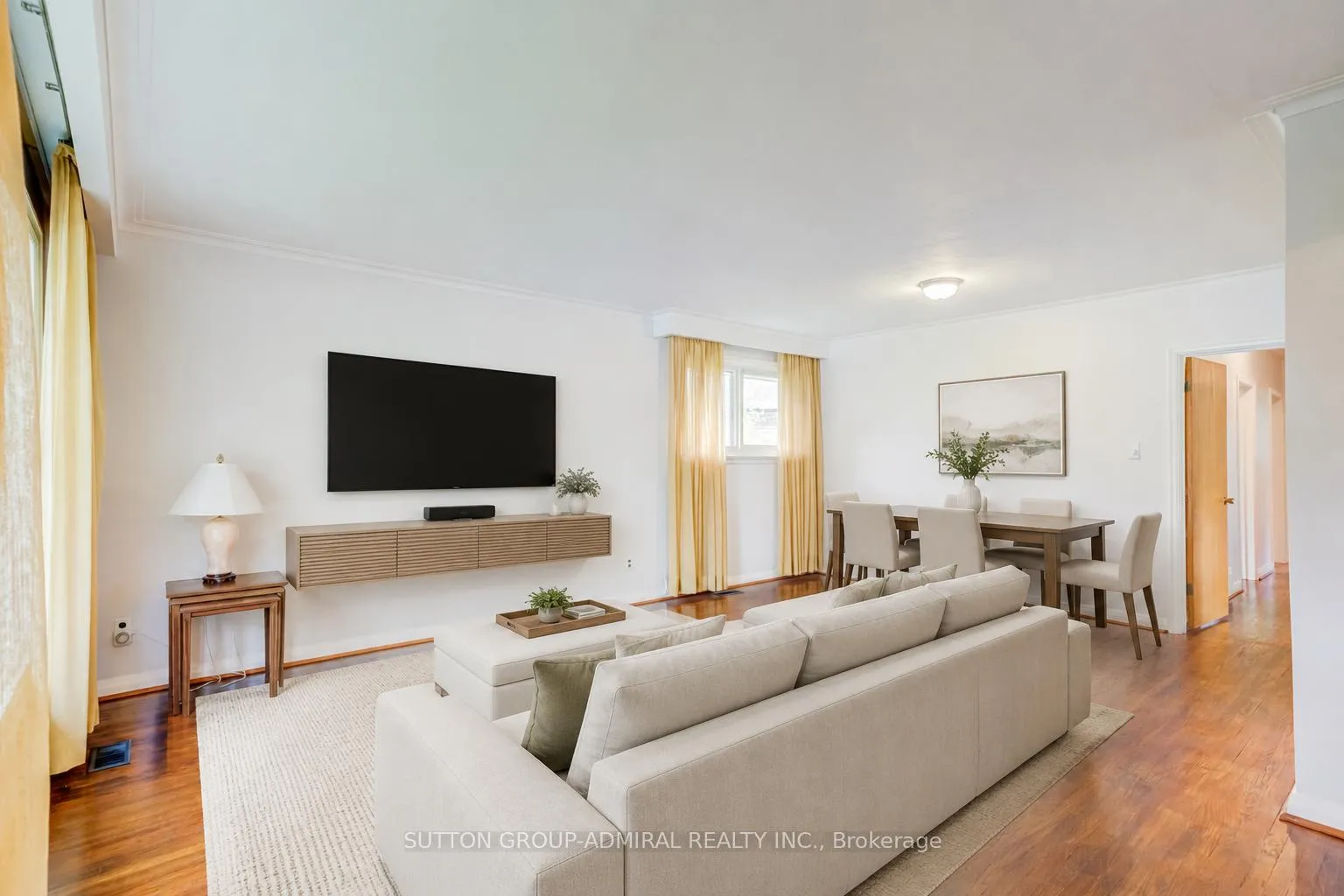 Photo 4 of 72 Cornerbrook Drive, North York, Parkwoods-Donalda — HOMEH