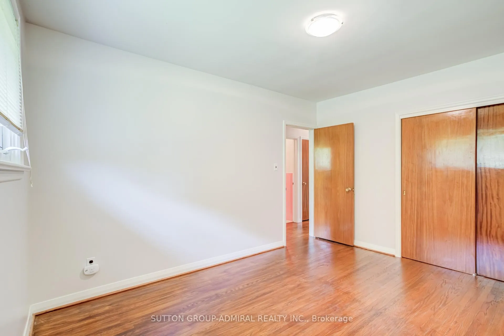 Photo 11 of 72 Cornerbrook Drive, North York, Parkwoods-Donalda — HOMEH