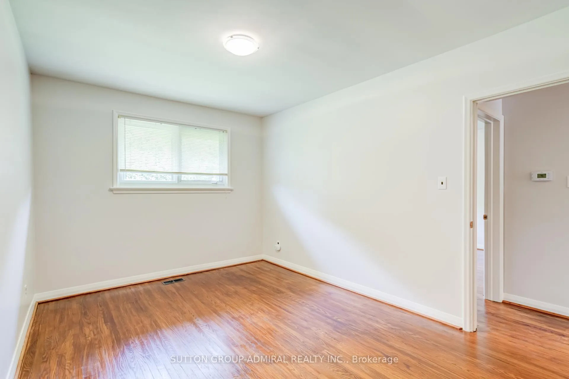 Photo 13 of 72 Cornerbrook Drive, North York, Parkwoods-Donalda — HOMEH