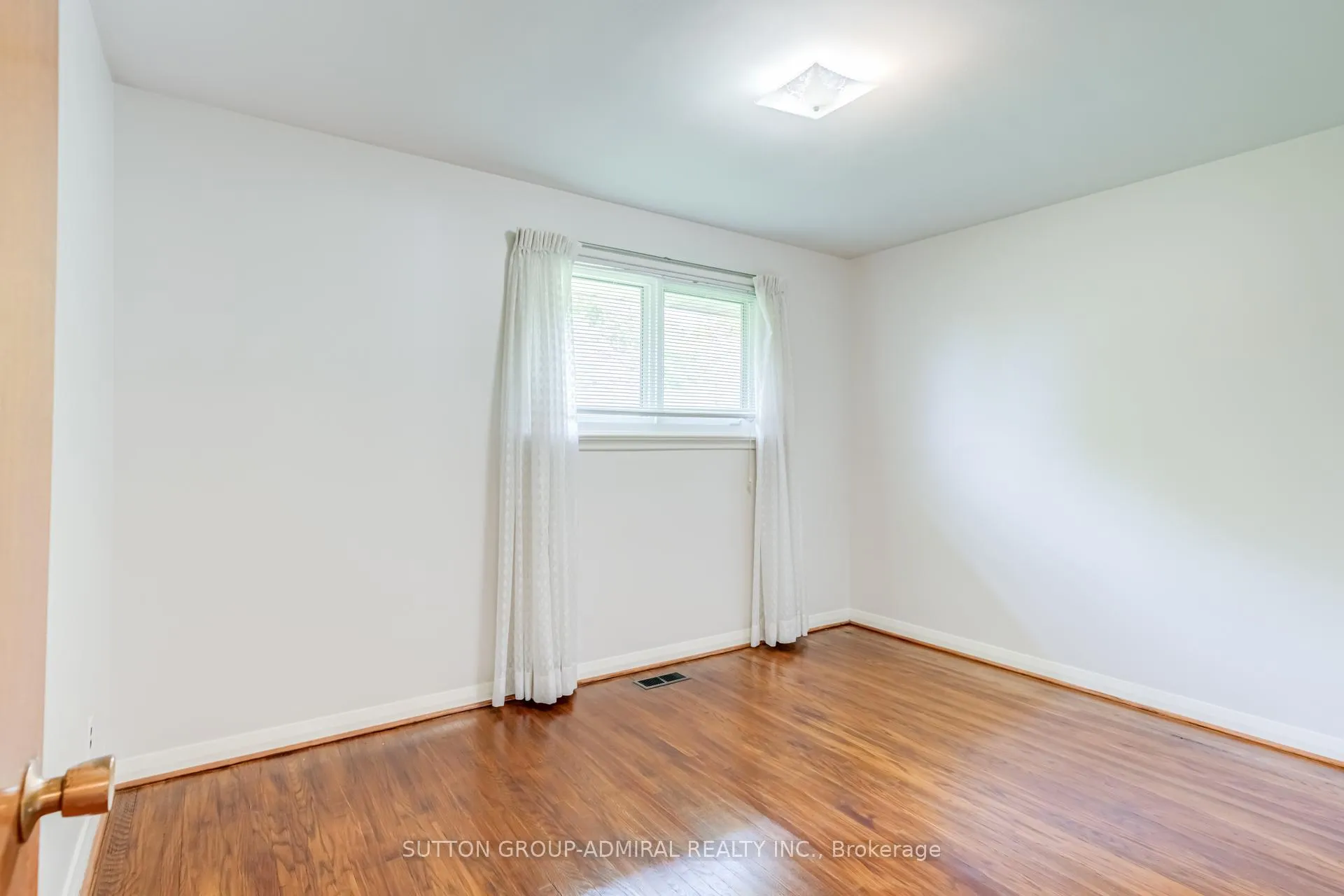 Photo 15 of 72 Cornerbrook Drive, North York, Parkwoods-Donalda — HOMEH