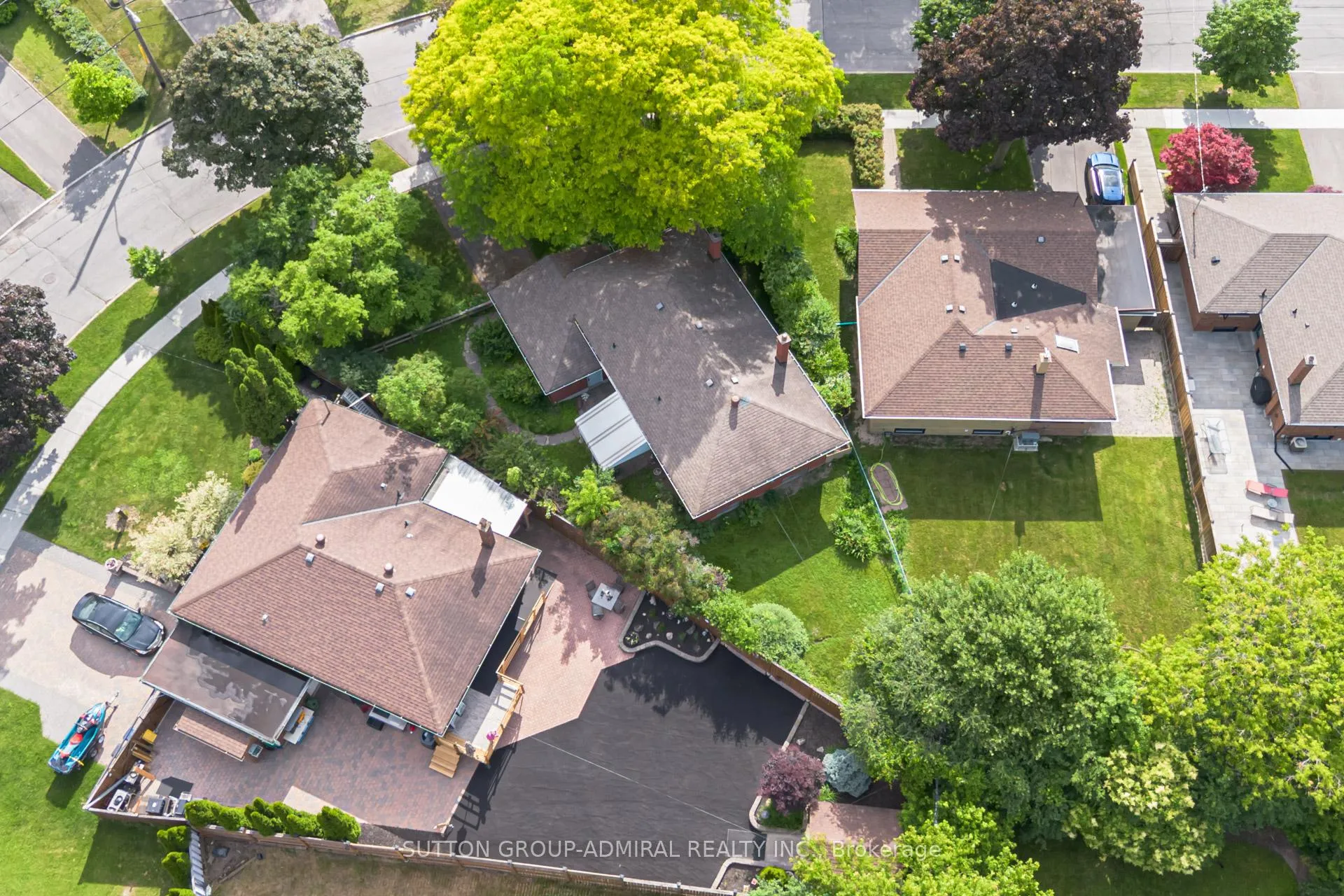 Photo 34 of 72 Cornerbrook Drive, North York, Parkwoods-Donalda — HOMEH