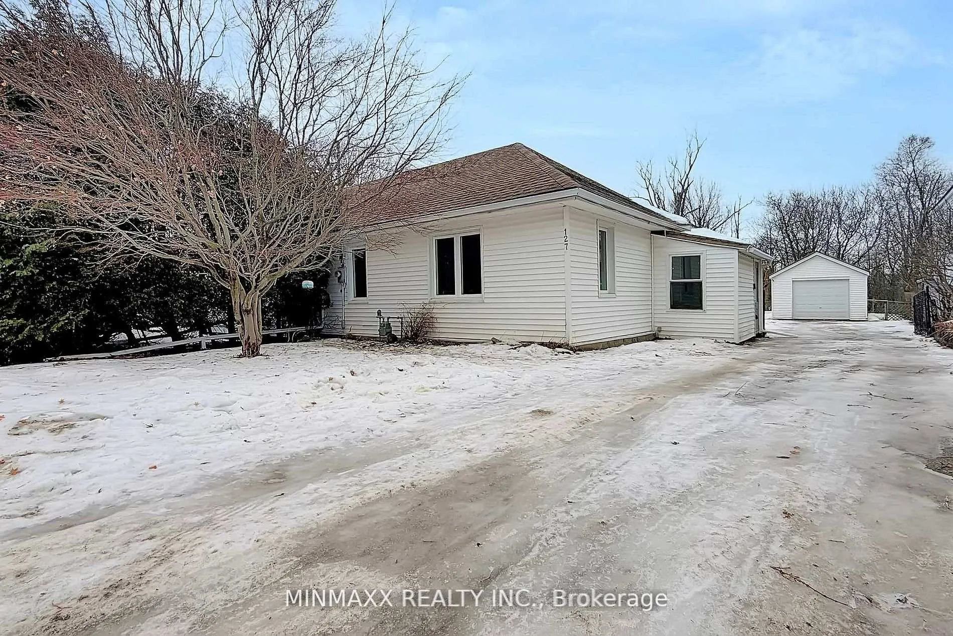 Photo 2 of 127 Poplar Avenue, Halton Hills, Acton — HOMEH