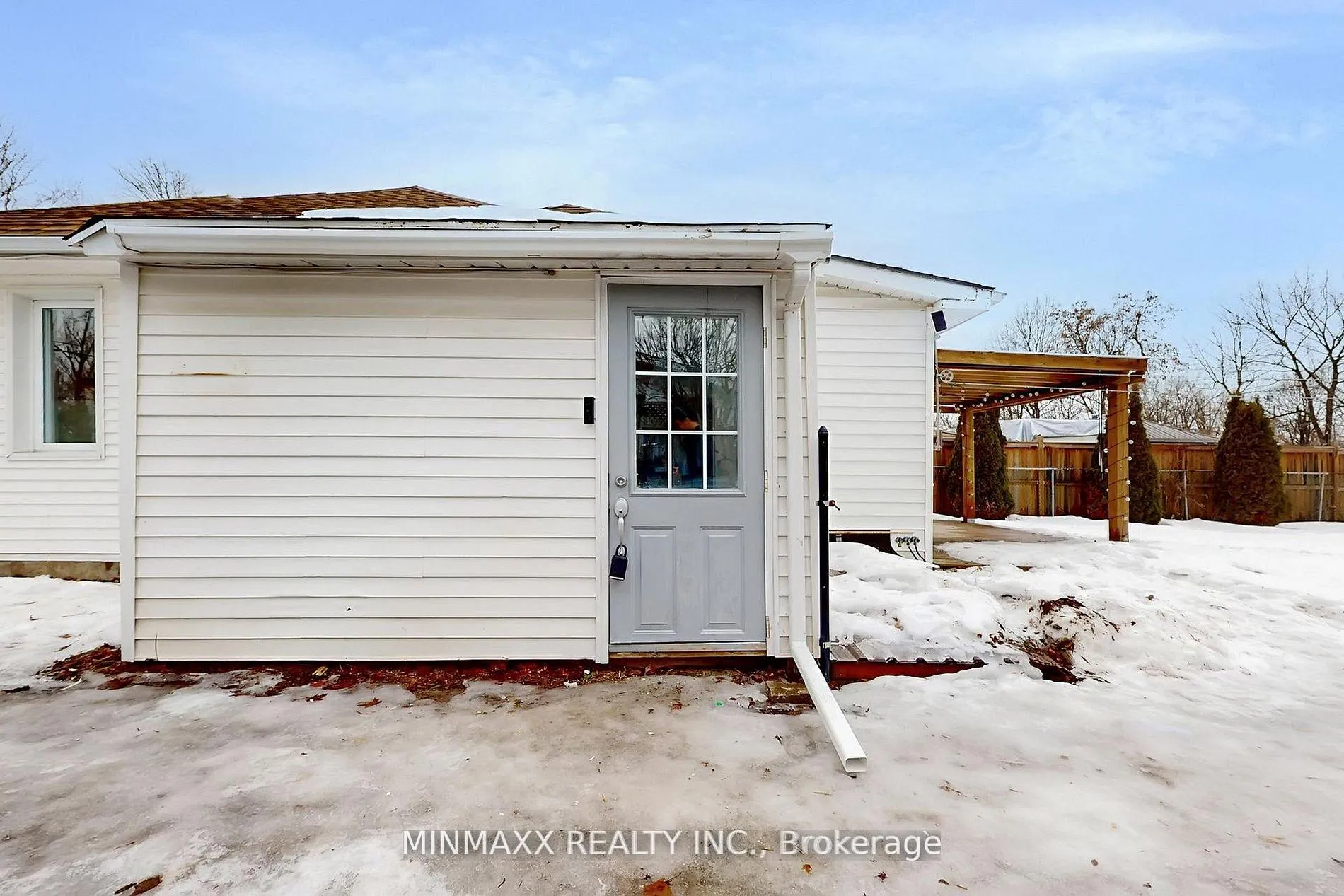 Photo 4 of 127 Poplar Avenue, Halton Hills, Acton — HOMEH