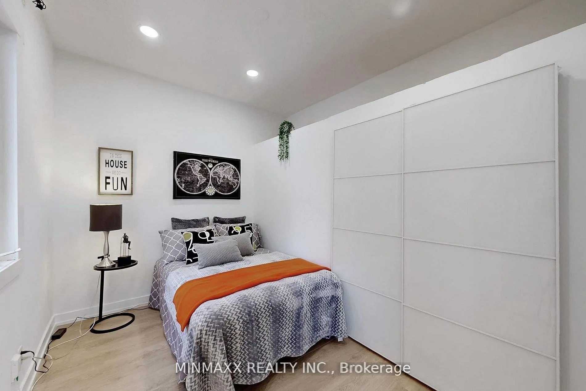 Photo 23 of 127 Poplar Avenue, Halton Hills, Acton — HOMEH