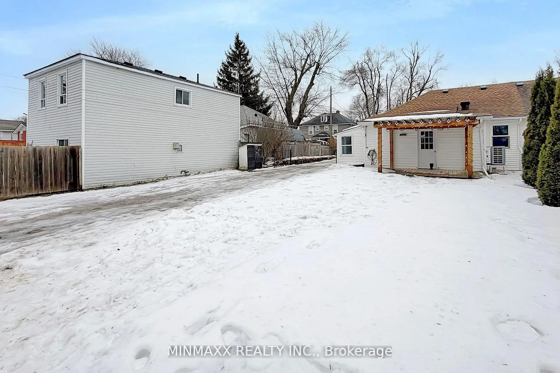 Photo 47 of 127 Poplar Avenue, Halton Hills, Acton — HOMEH