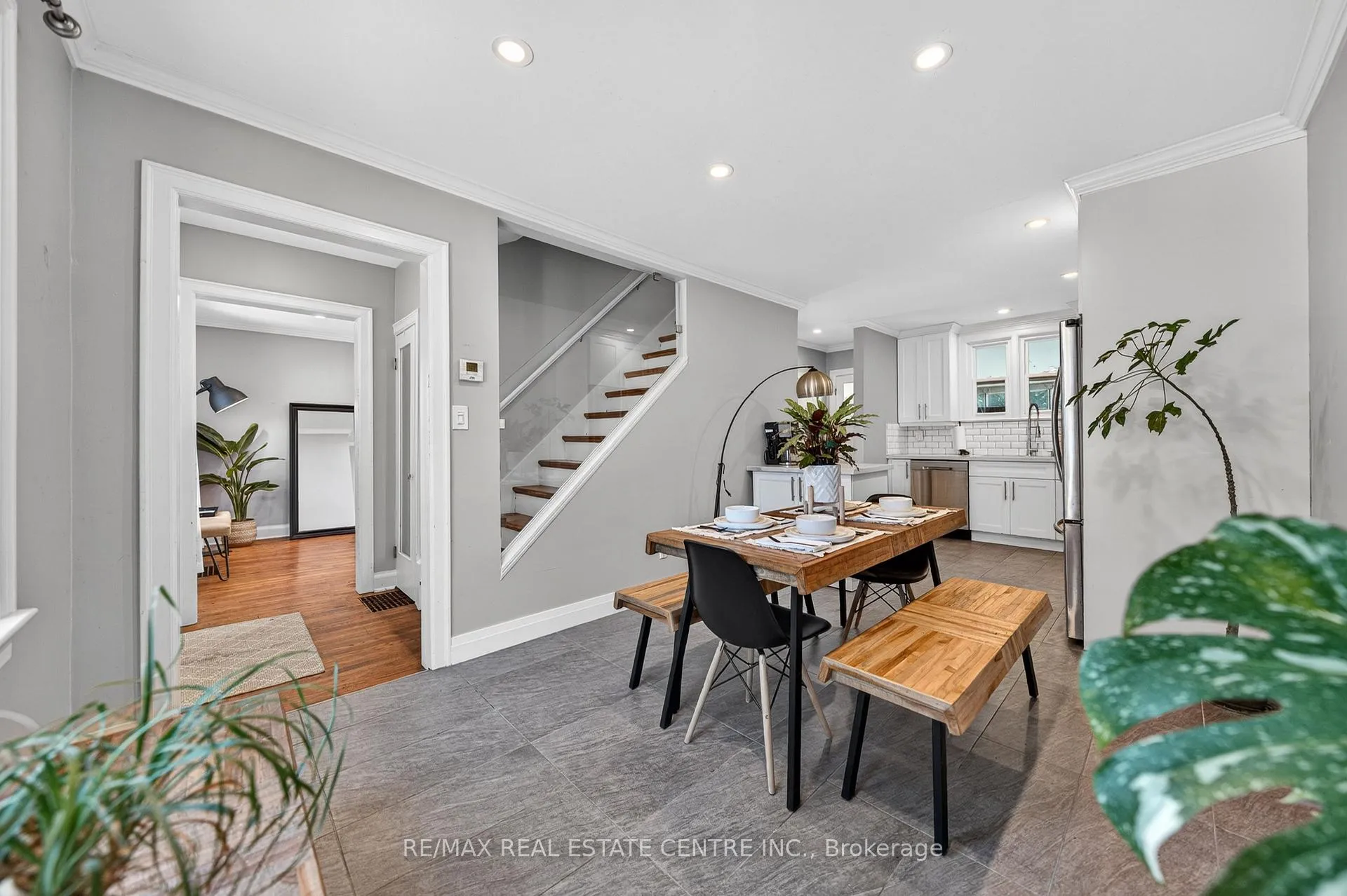 Photo 7 of 154 Bridgeport Road E, Waterloo, Lincoln Heights — HOMEH