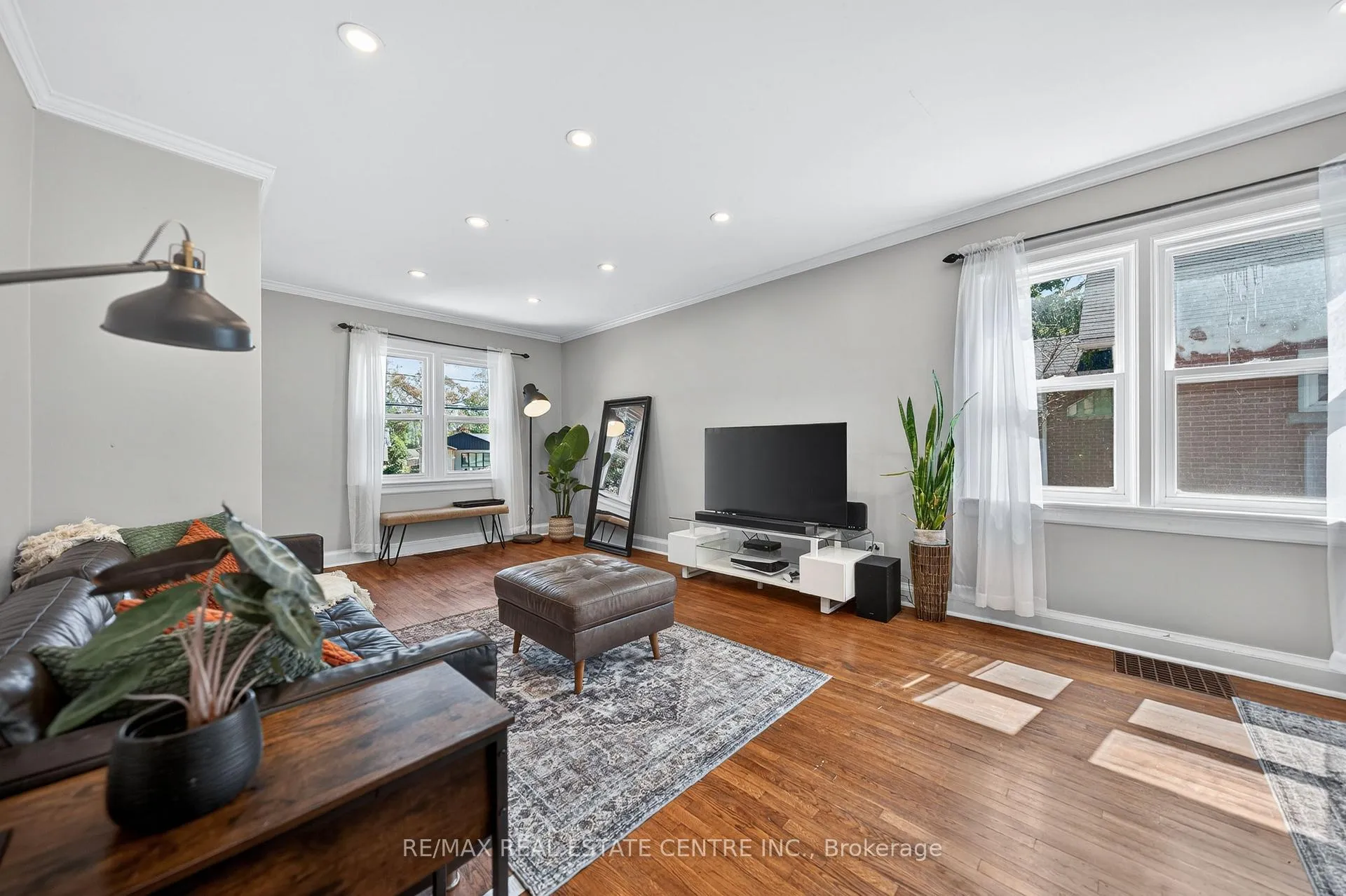 Photo 13 of 154 Bridgeport Road E, Waterloo, Lincoln Heights — HOMEH