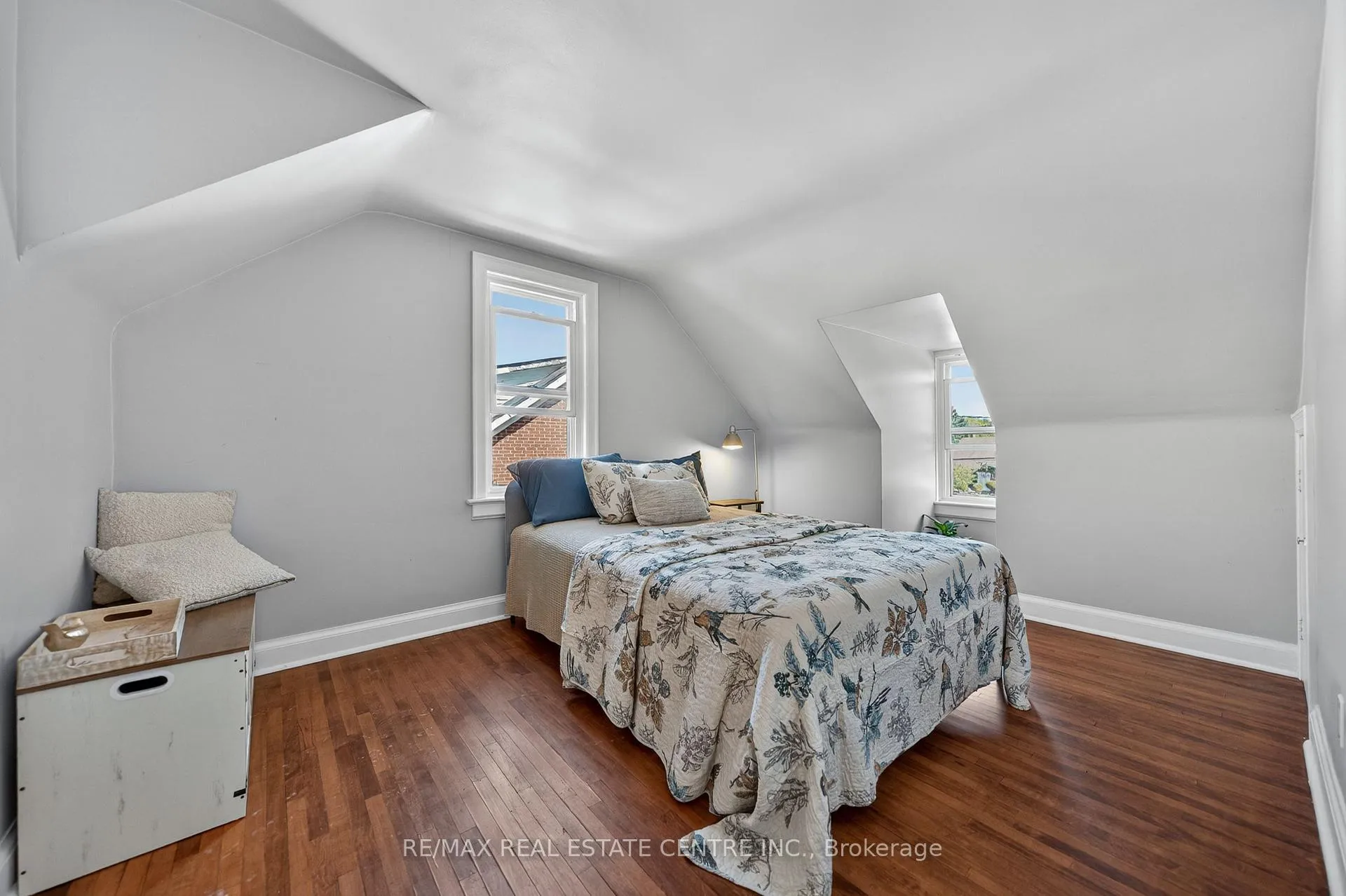 Photo 21 of 154 Bridgeport Road E, Waterloo, Lincoln Heights — HOMEH