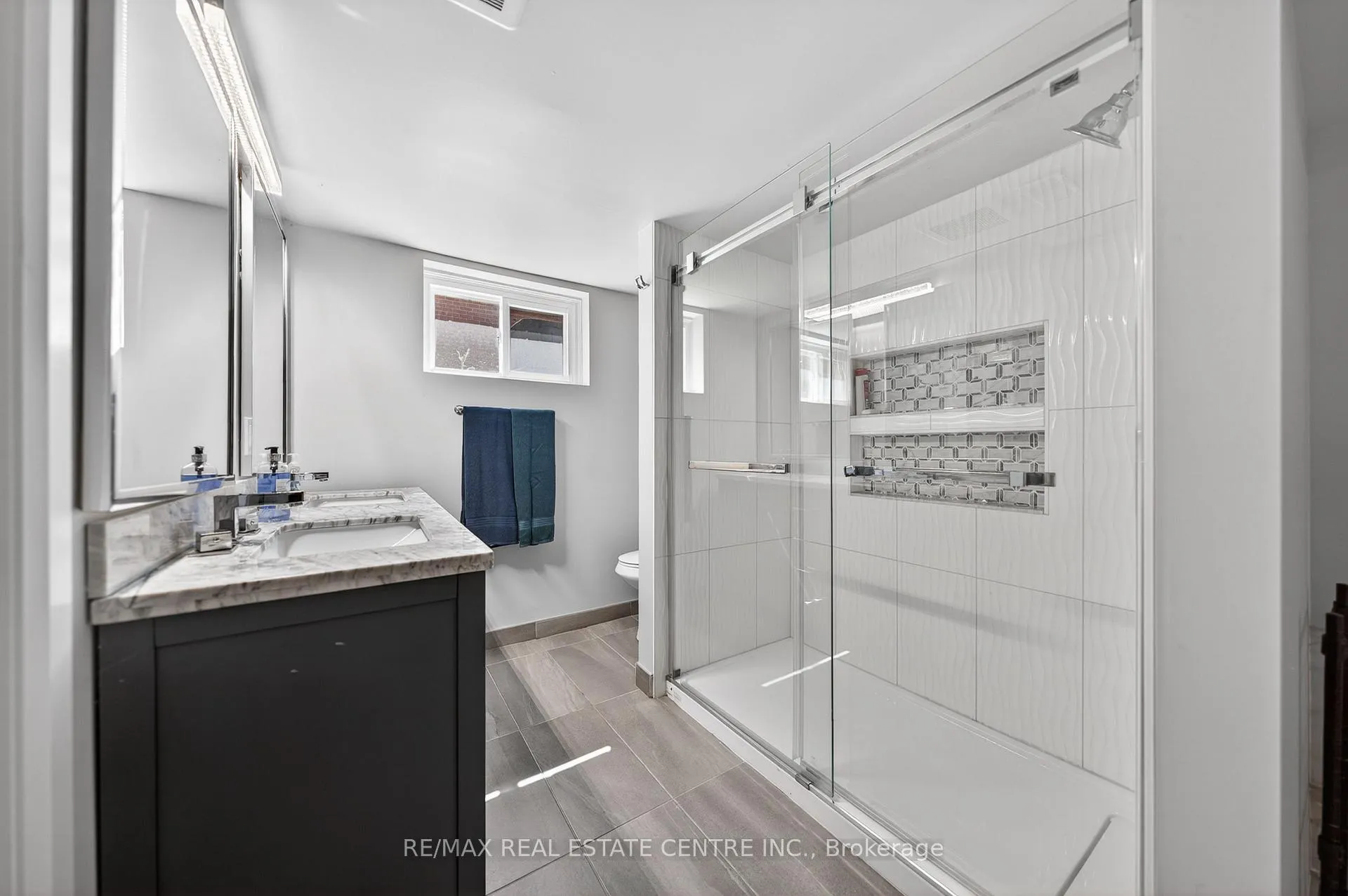 Photo 28 of 154 Bridgeport Road E, Waterloo, Lincoln Heights — HOMEH