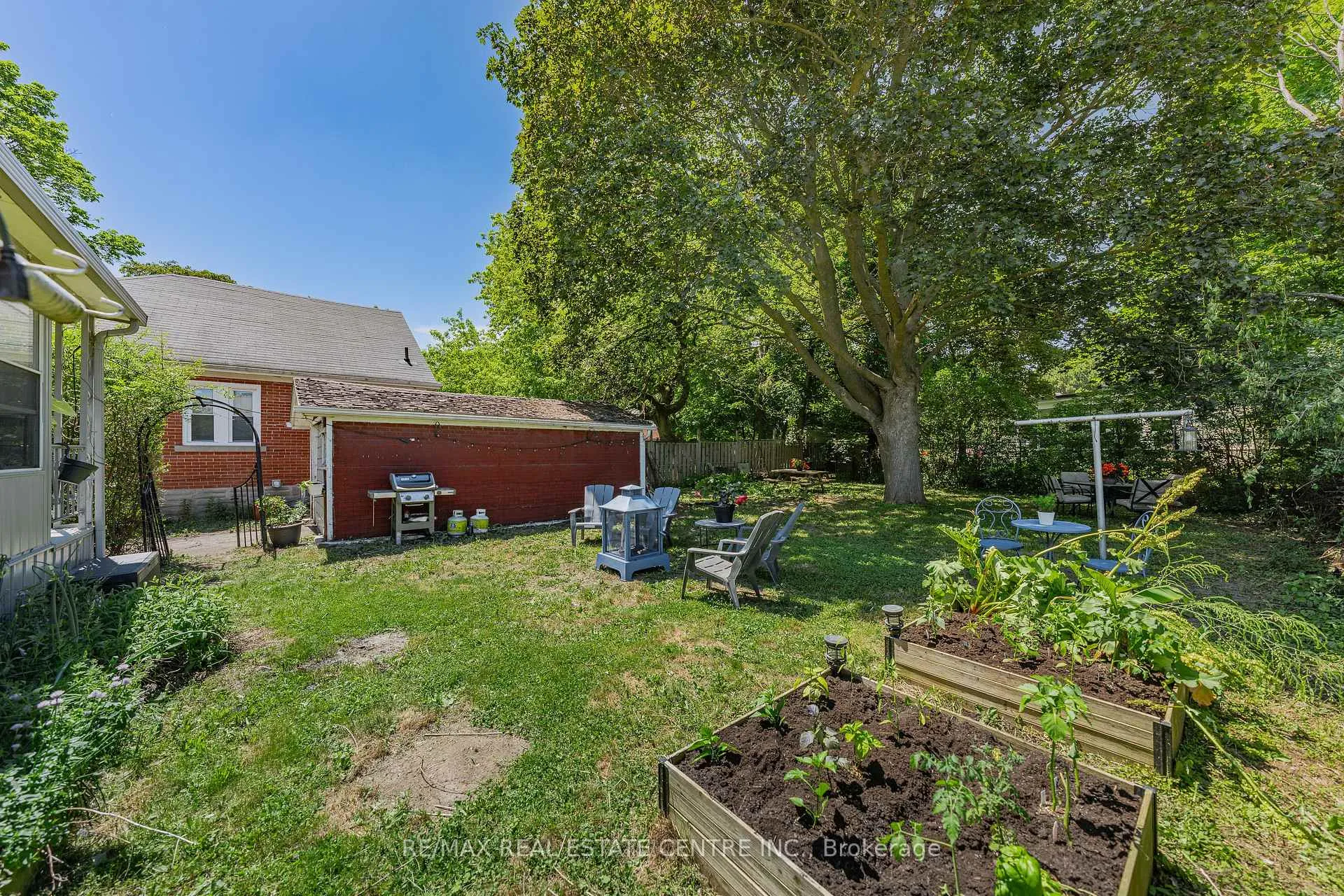 Photo 31 of 154 Bridgeport Road E, Waterloo, Lincoln Heights — HOMEH
