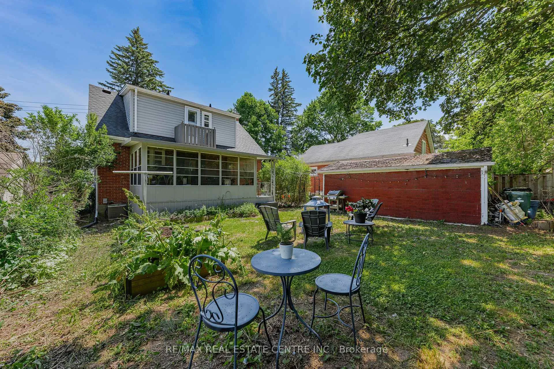 Photo 32 of 154 Bridgeport Road E, Waterloo, Lincoln Heights — HOMEH