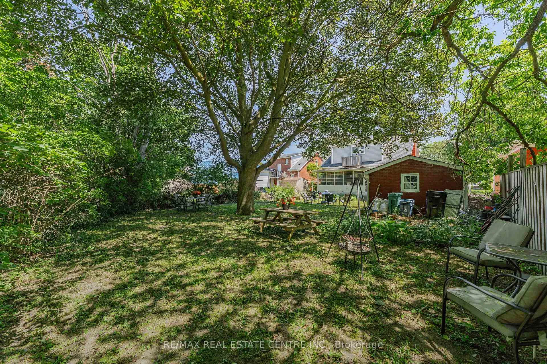 Photo 34 of 154 Bridgeport Road E, Waterloo, Lincoln Heights — HOMEH
