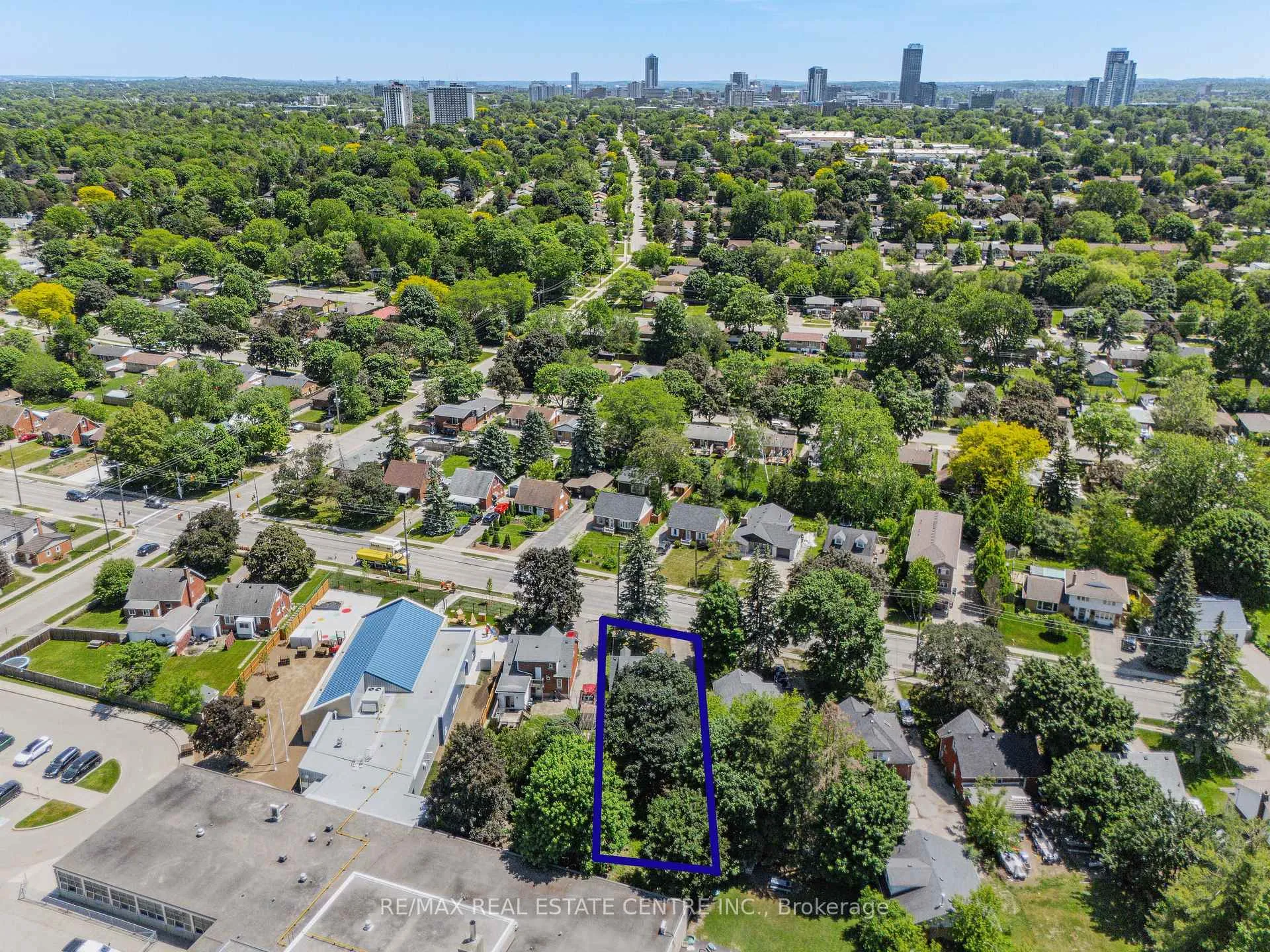 Photo 36 of 154 Bridgeport Road E, Waterloo, Lincoln Heights — HOMEH