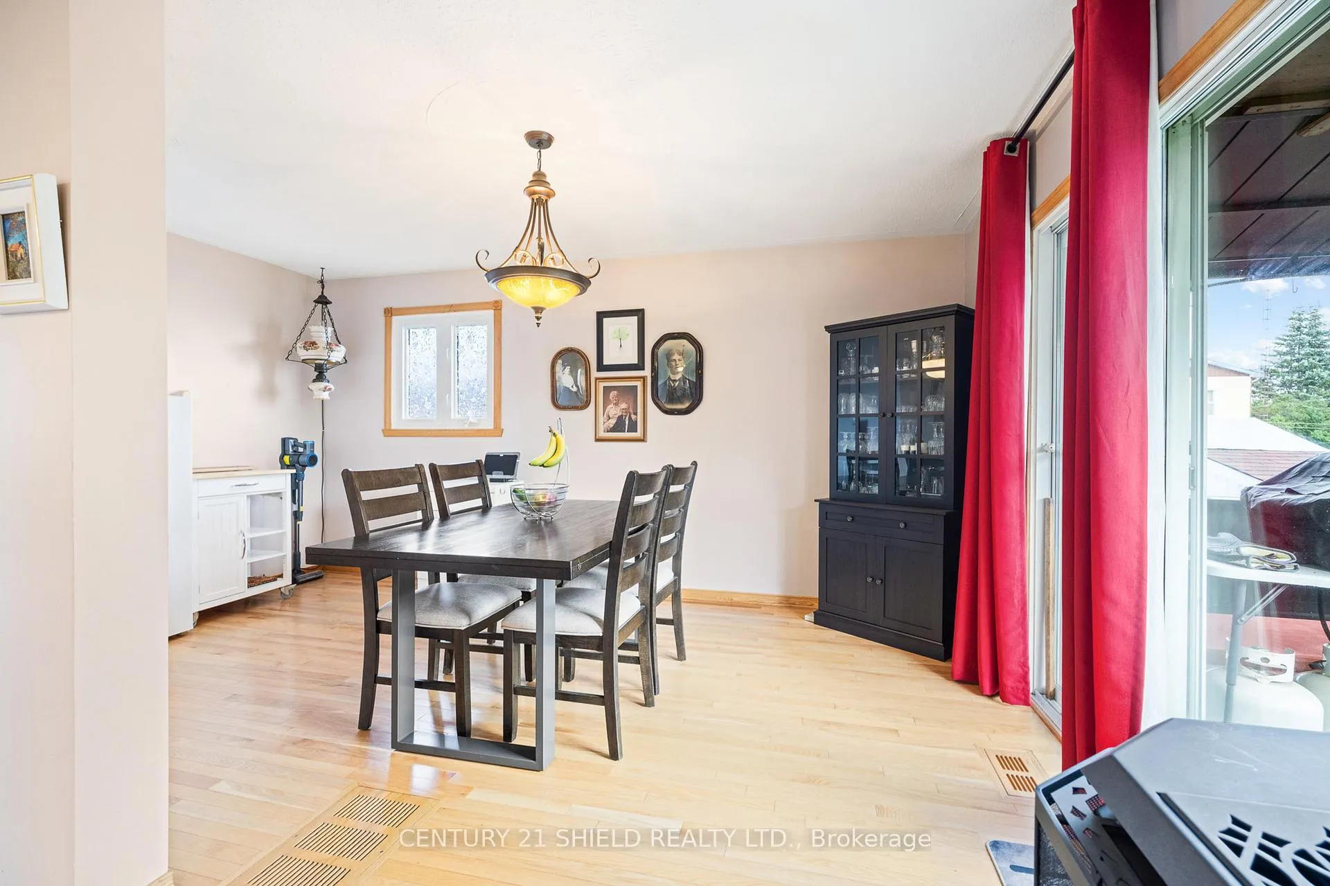 Photo 28 of 38 Clement Street, North Glengarry, Alexandria — HOMEH